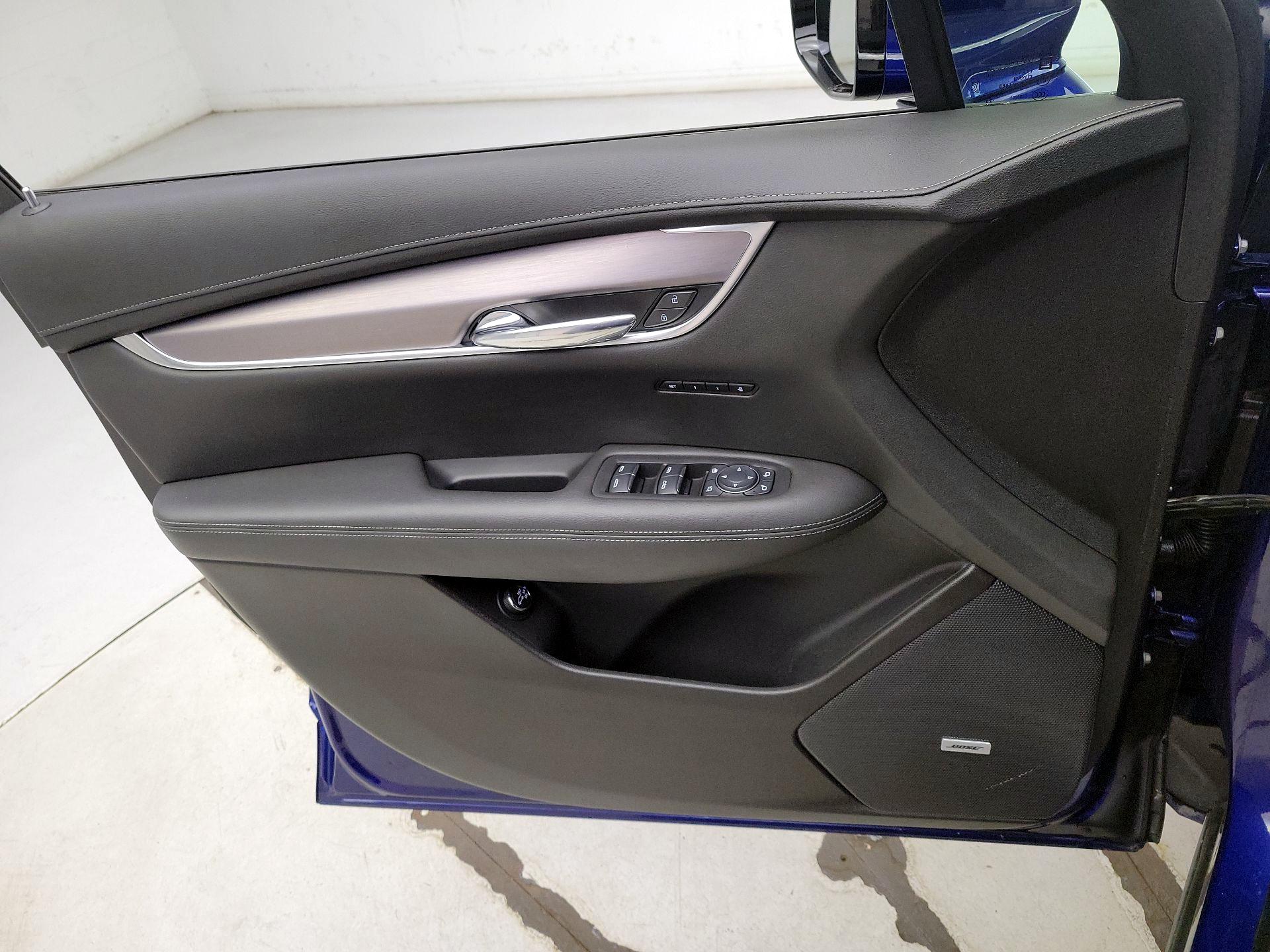 Thumbnail: 2024 Cadillac XT6 - 12