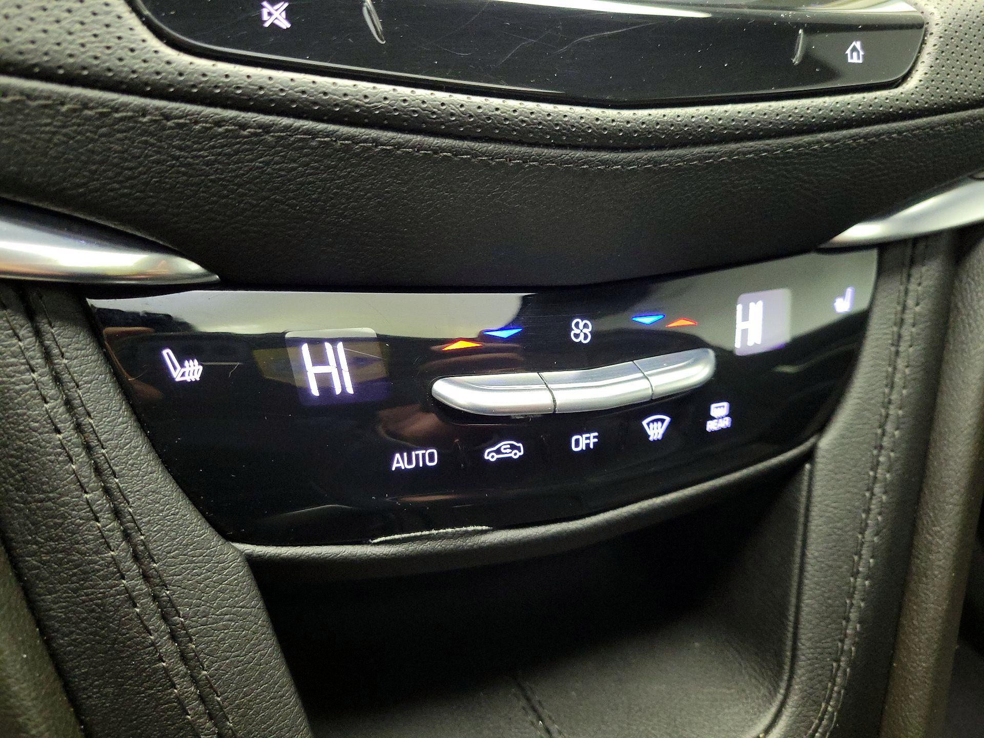 Thumbnail: 2024 Cadillac XT6 - 16