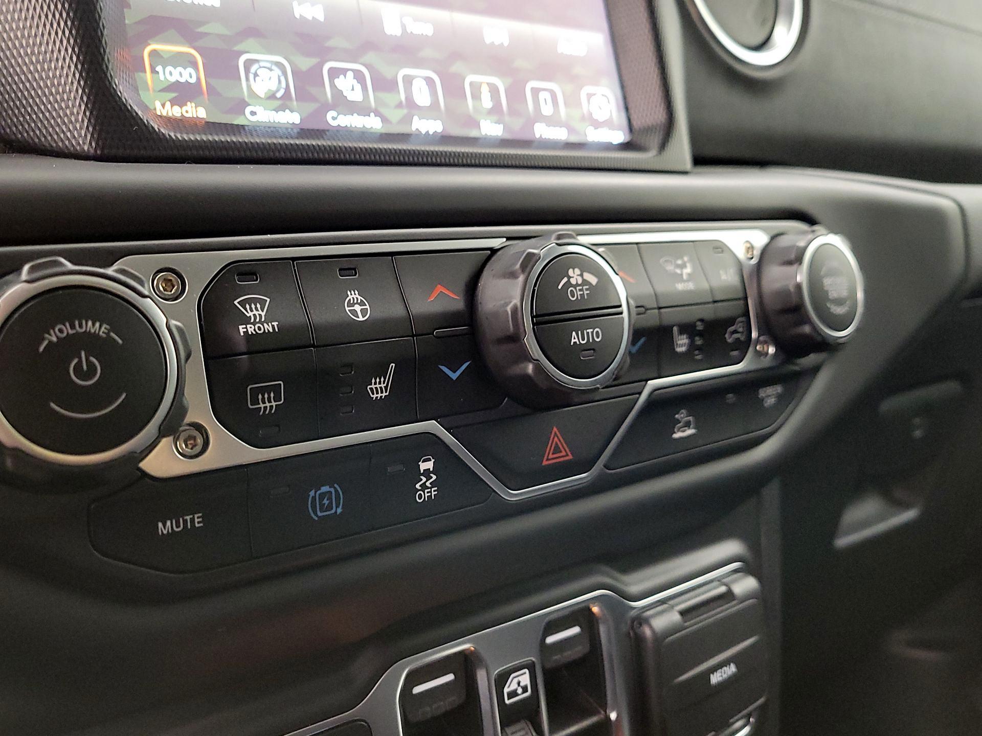 Thumbnail: 2023 Jeep Wrangler - 17