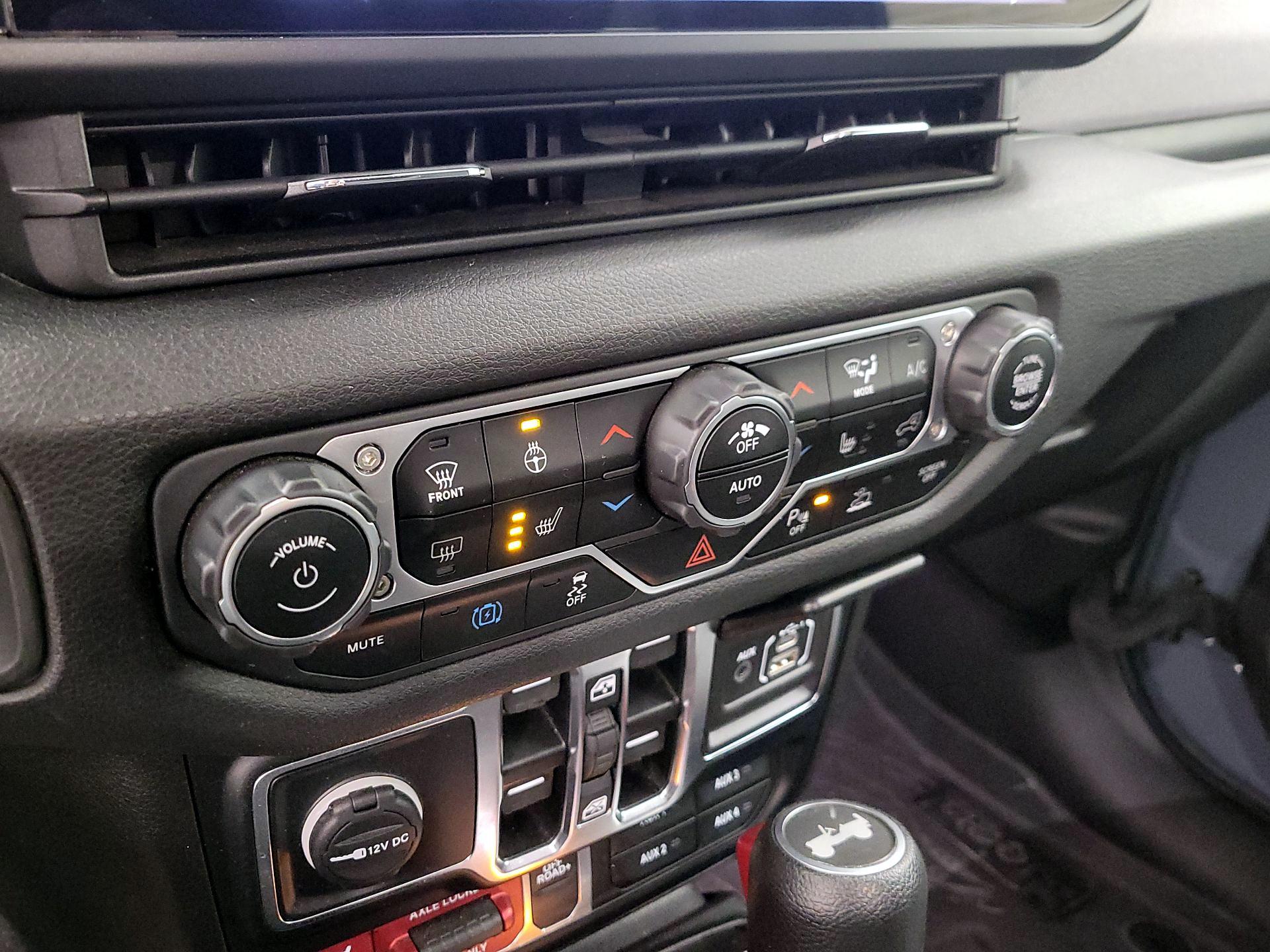 Thumbnail: 2024 Jeep Wrangler - 16