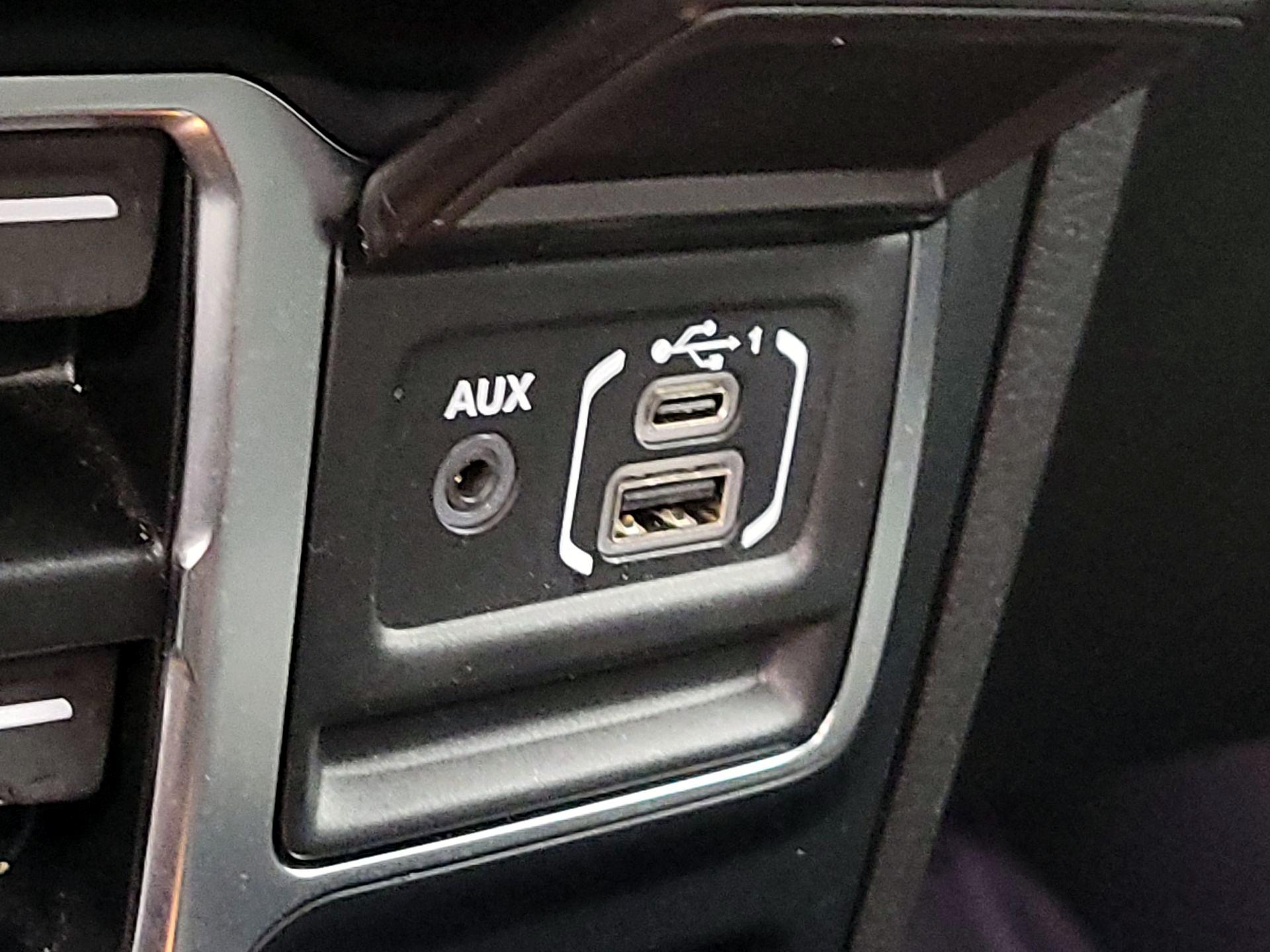 Thumbnail: 2024 Jeep Wrangler - 18