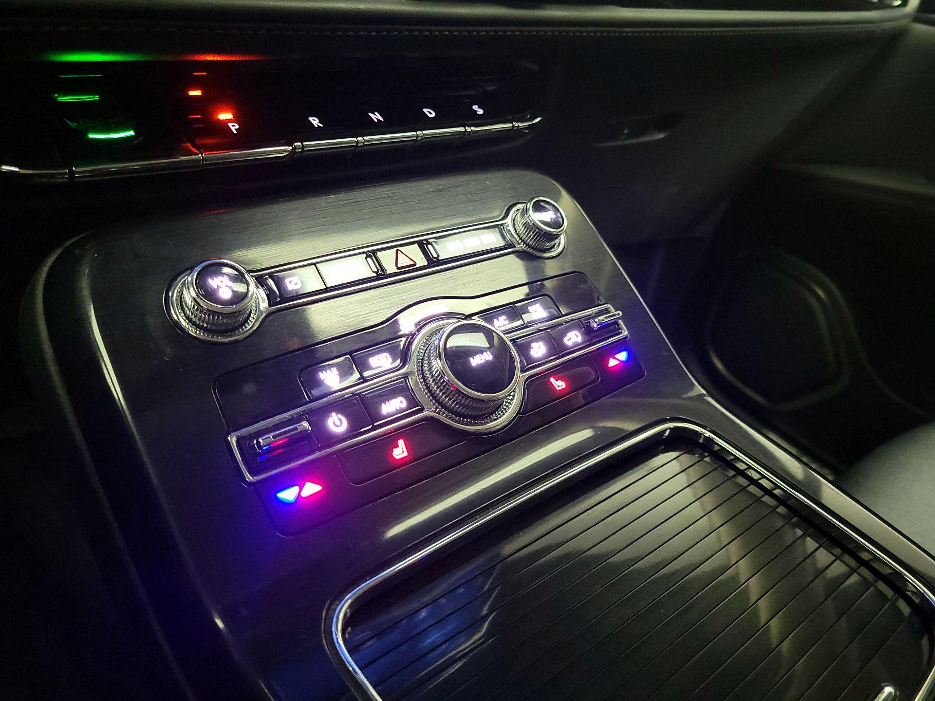 Thumbnail: 2022 Lincoln Nautilus - 17