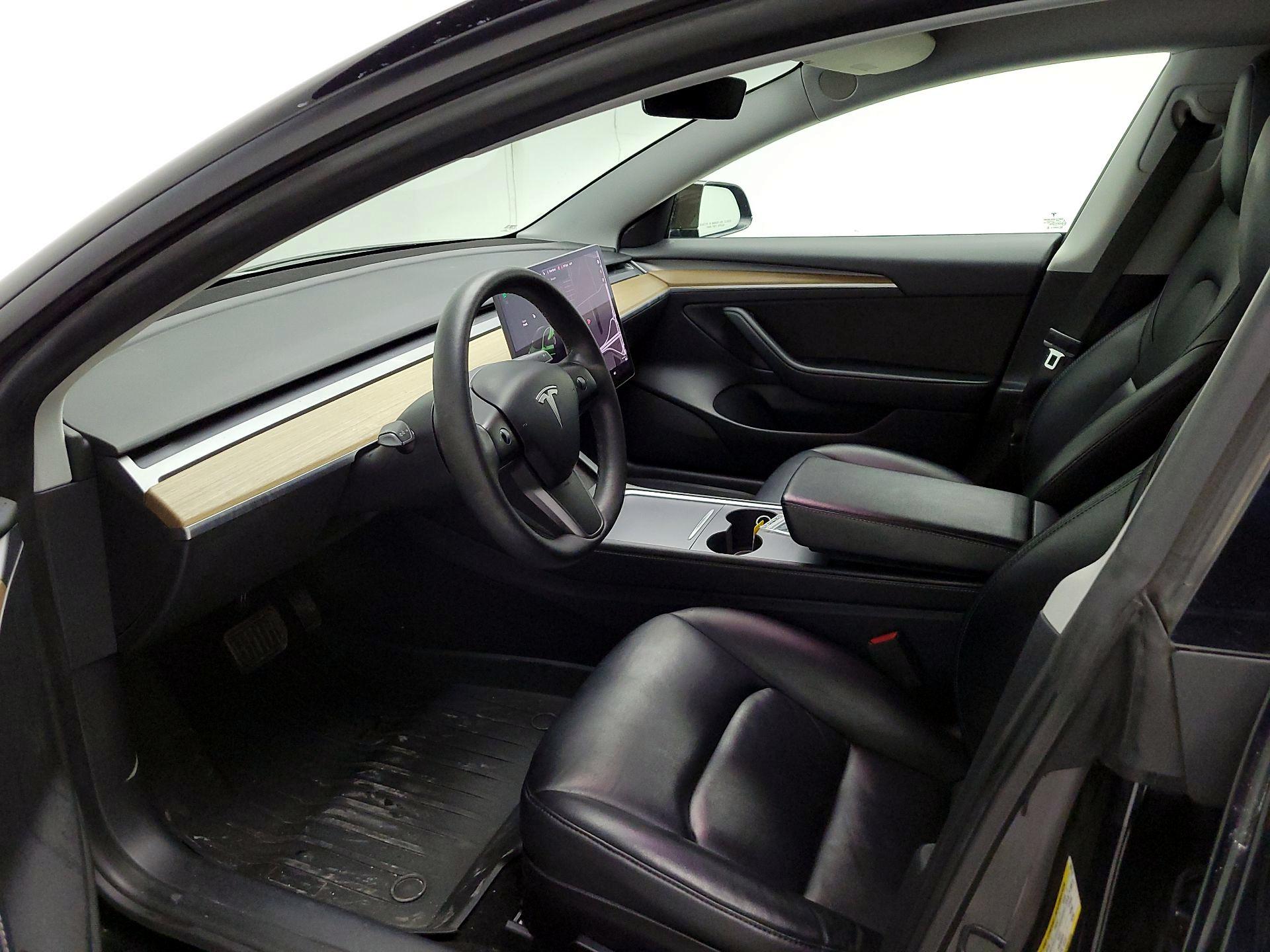 Thumbnail: 2021 Tesla Model 3 - 11