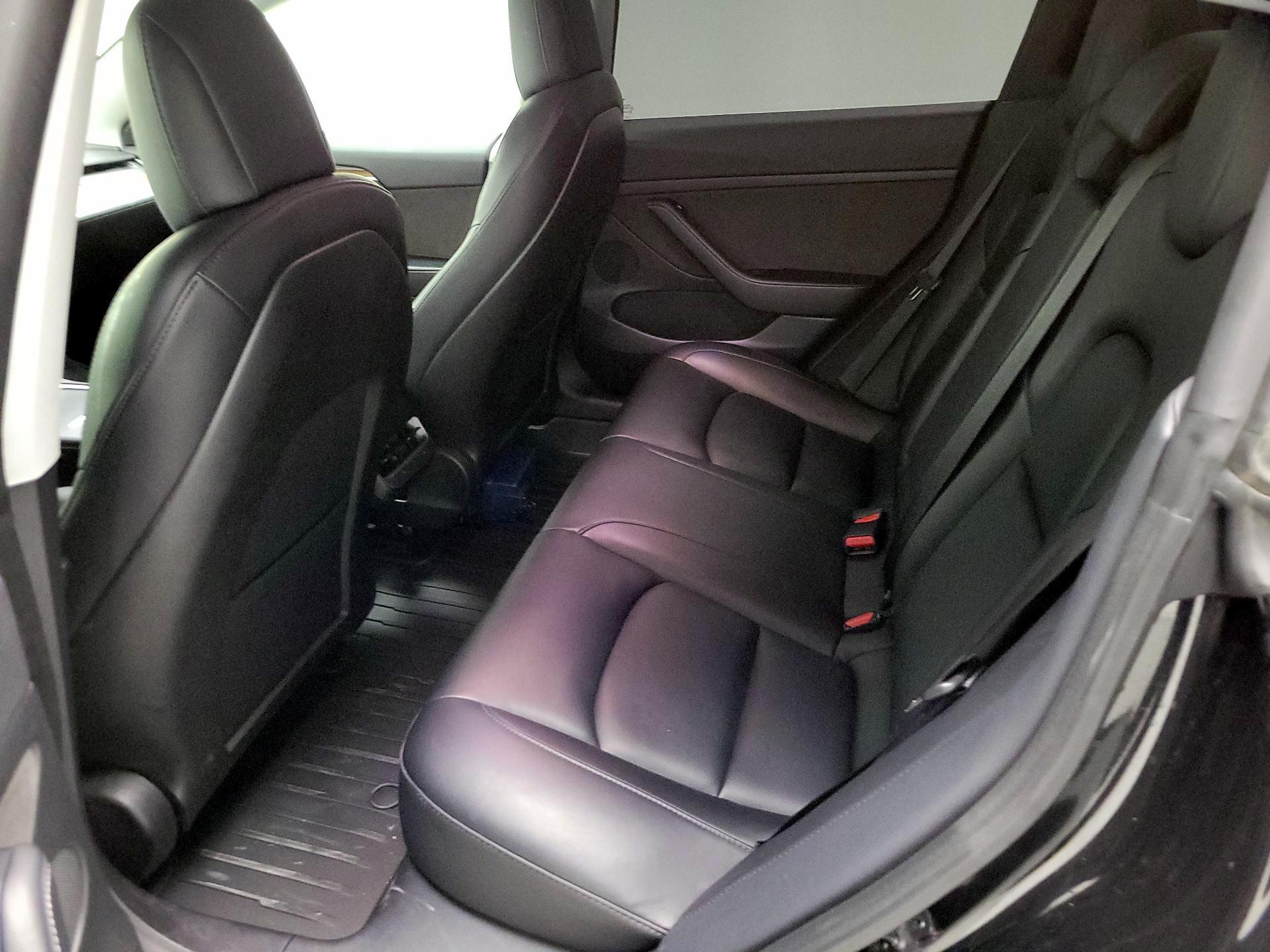 Thumbnail: 2021 Tesla Model 3 - 17