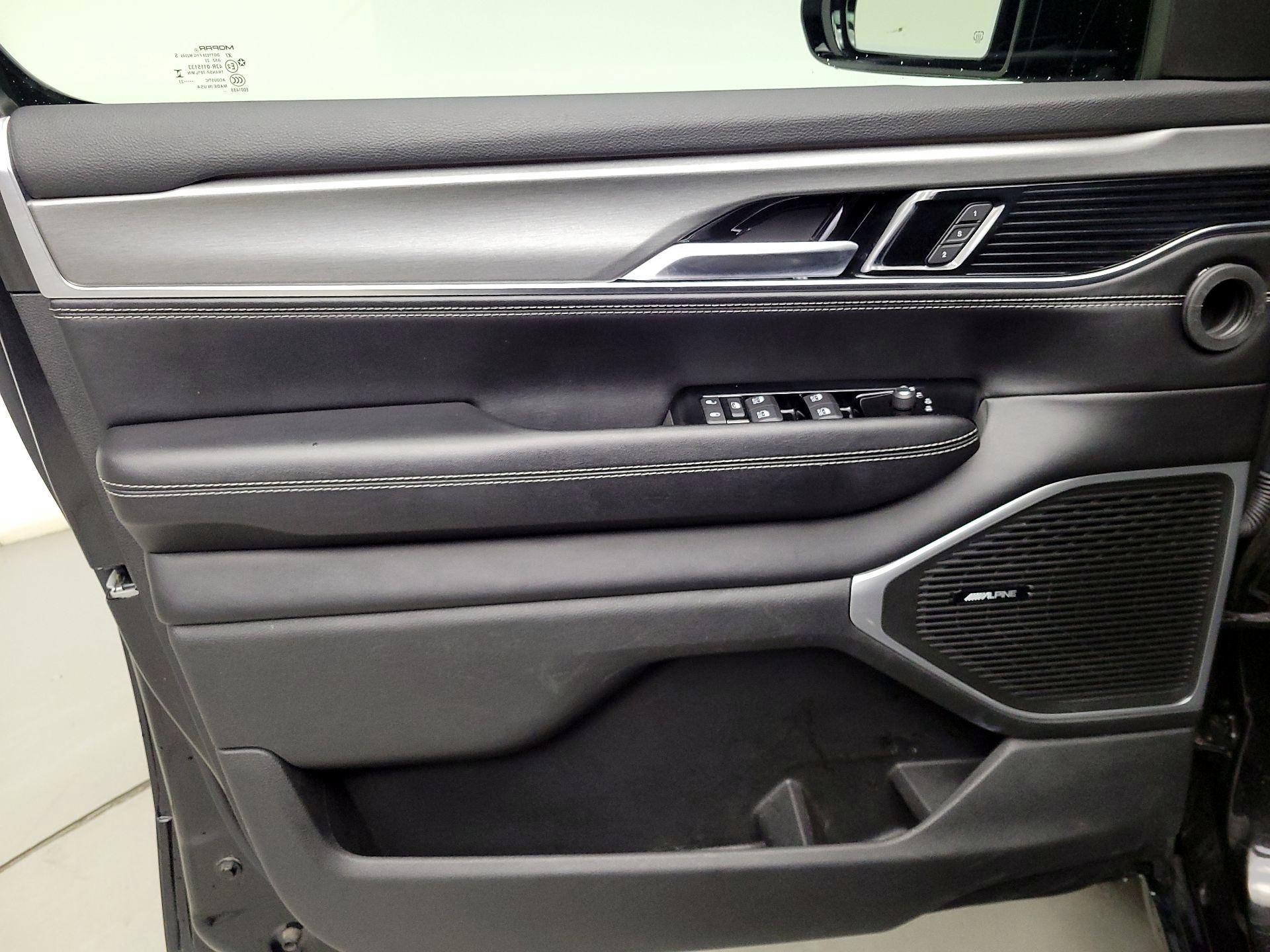 Thumbnail: 2023 Jeep Wagoneer - 12