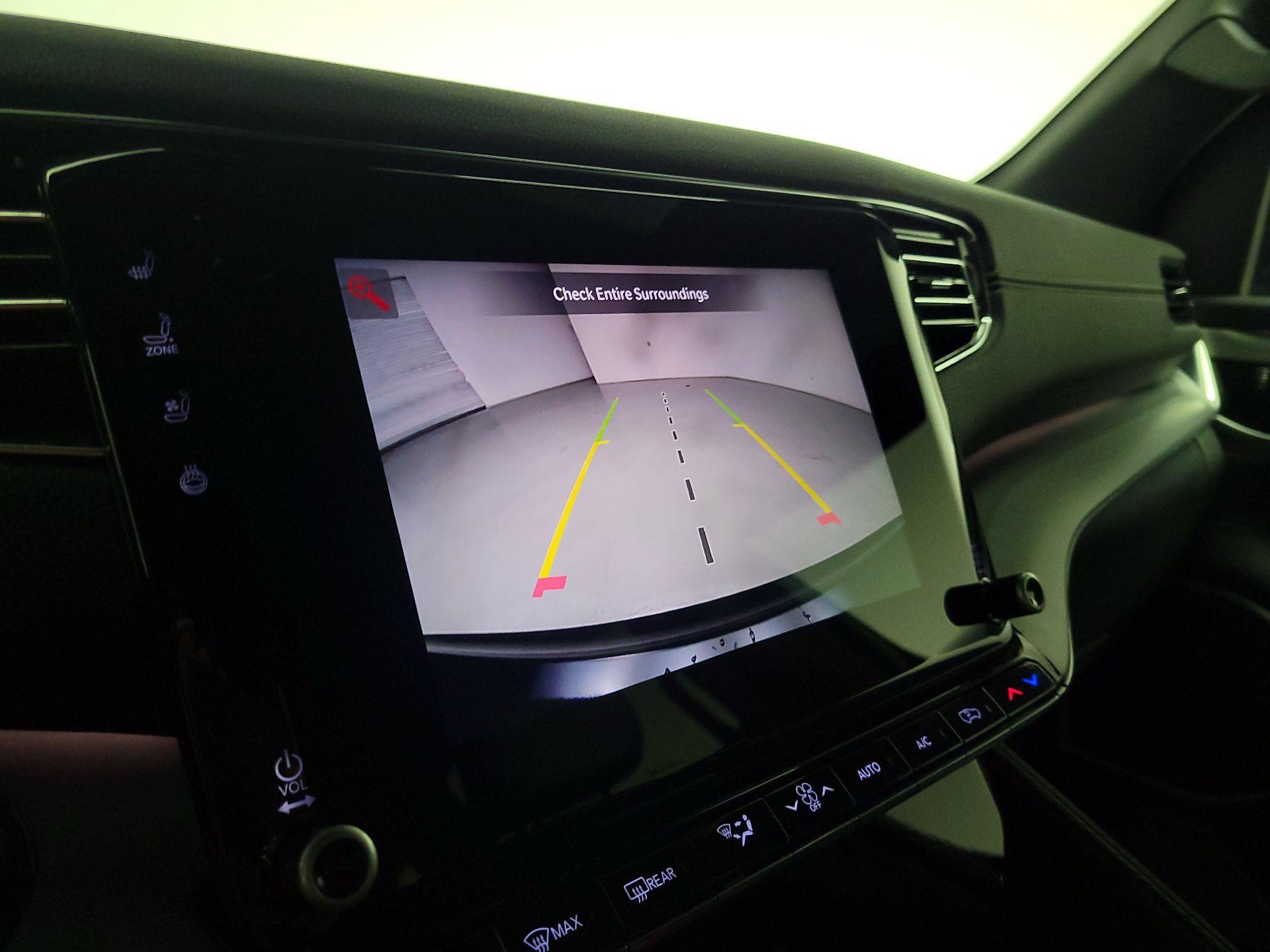 Thumbnail: 2023 Jeep Wagoneer - 15