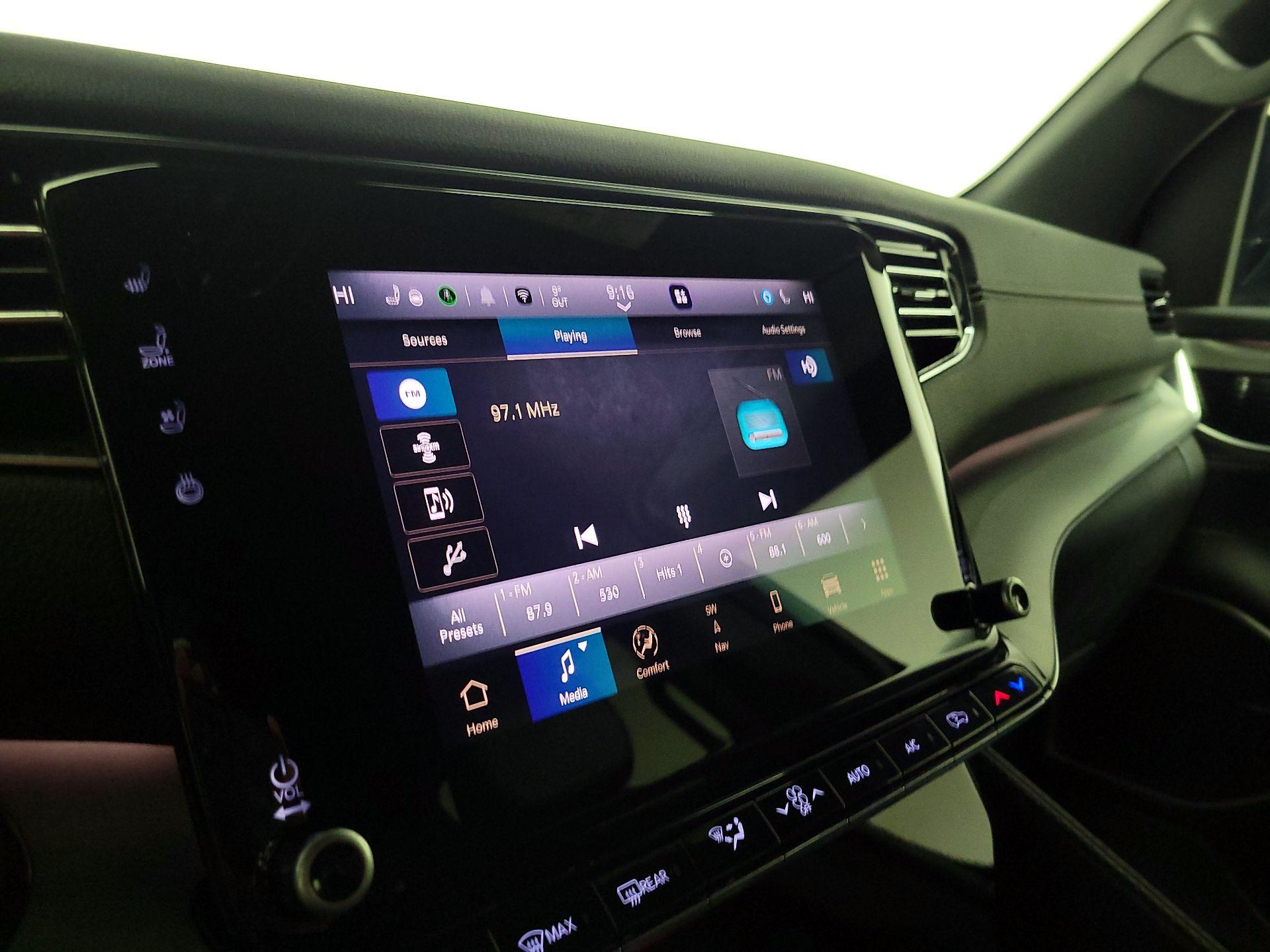 Thumbnail: 2023 Jeep Wagoneer - 16