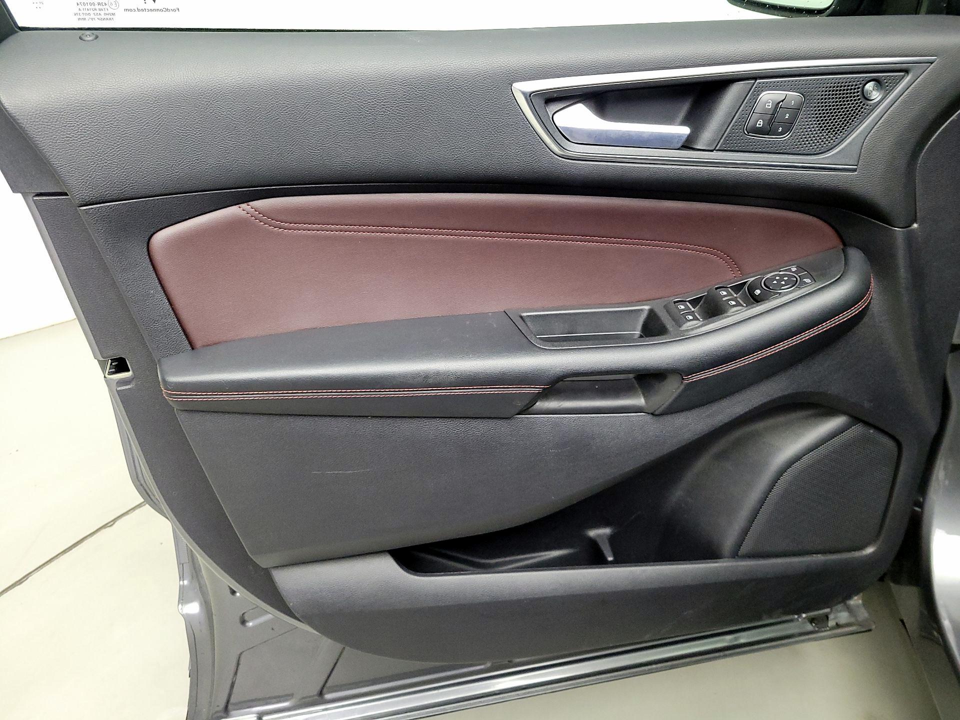 Thumbnail: 2022 Ford Edge - 12