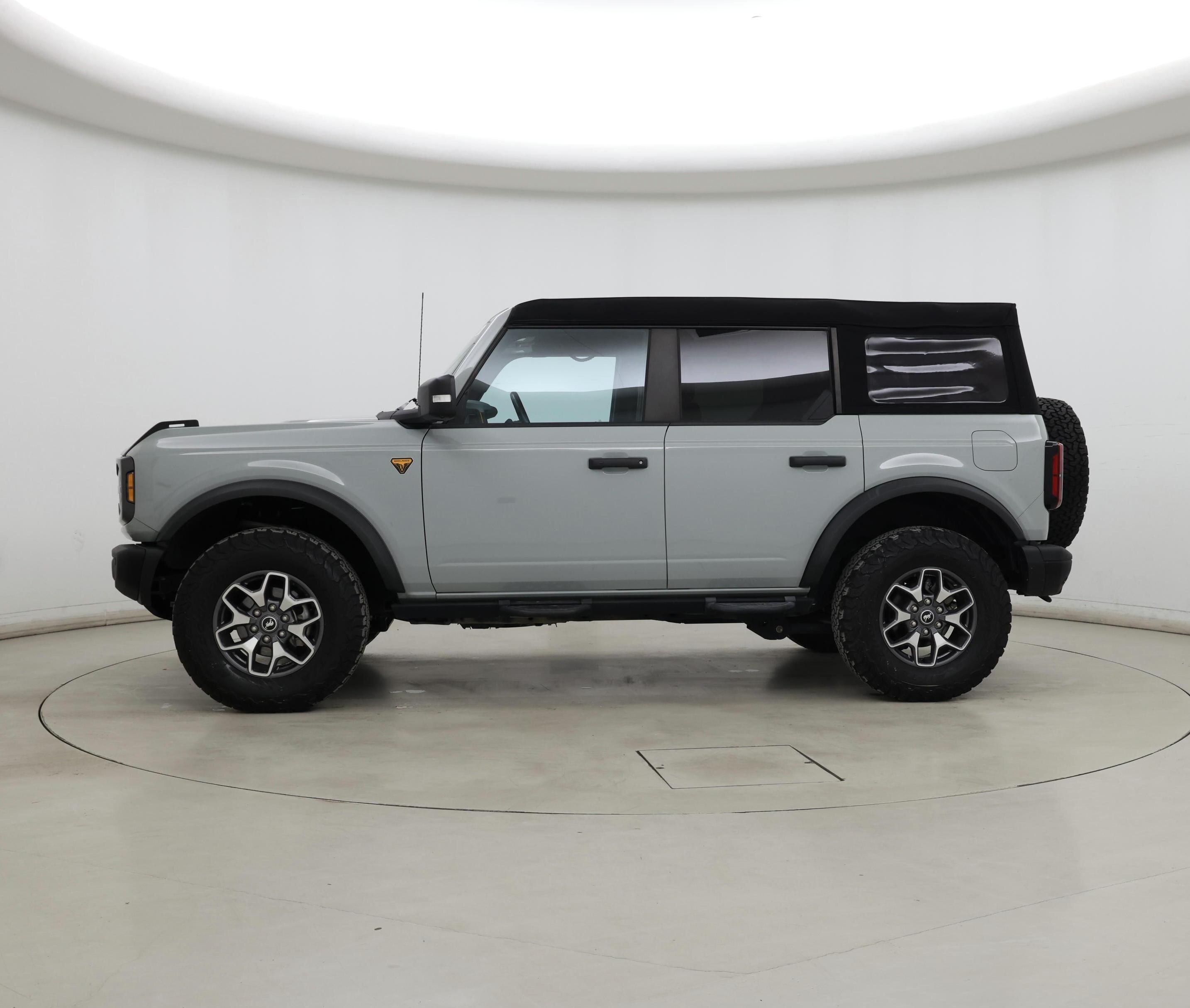 Thumbnail: 2023 Ford Bronco - 3