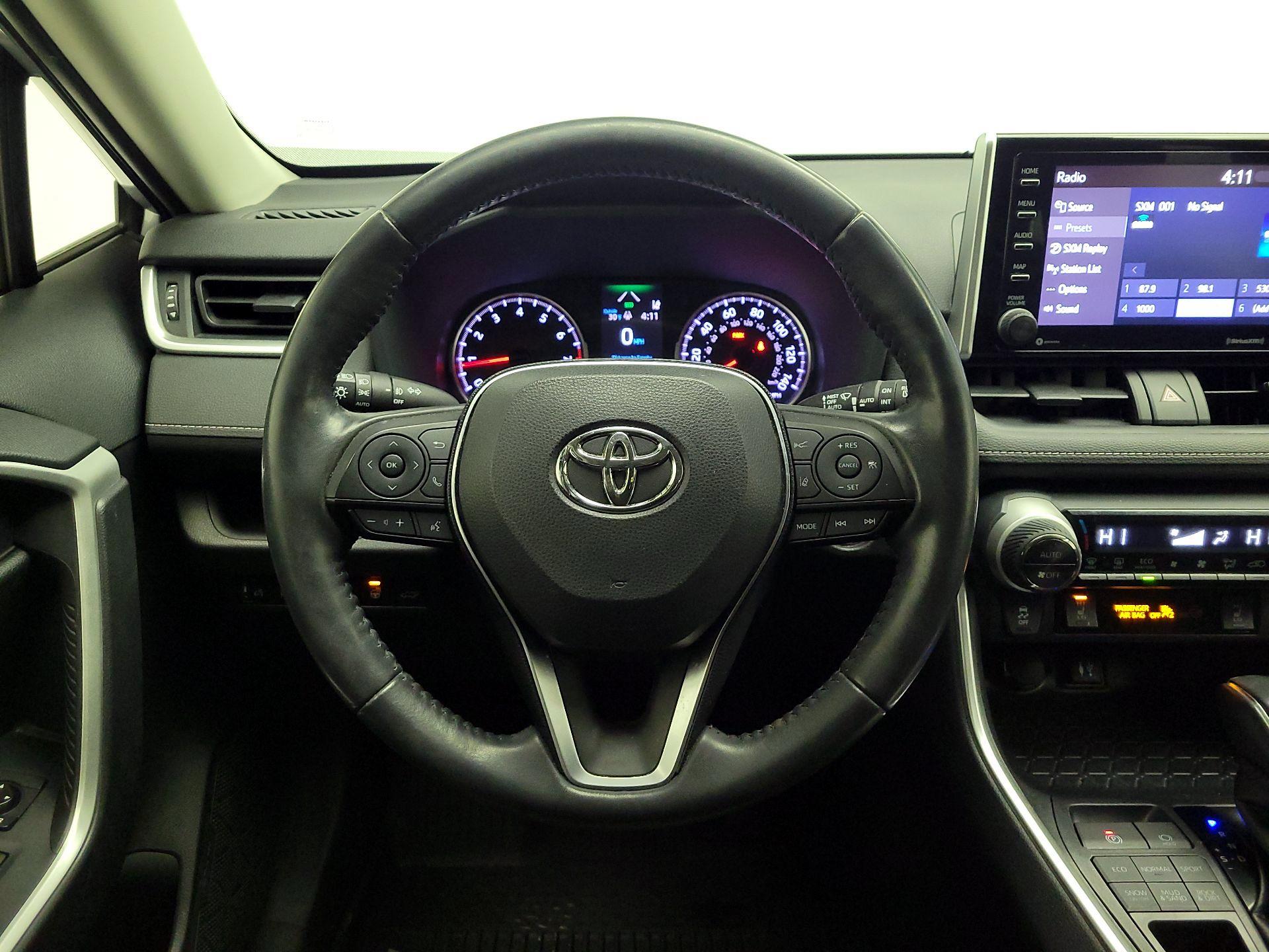 Thumbnail: 2019 Toyota RAV4 - 10