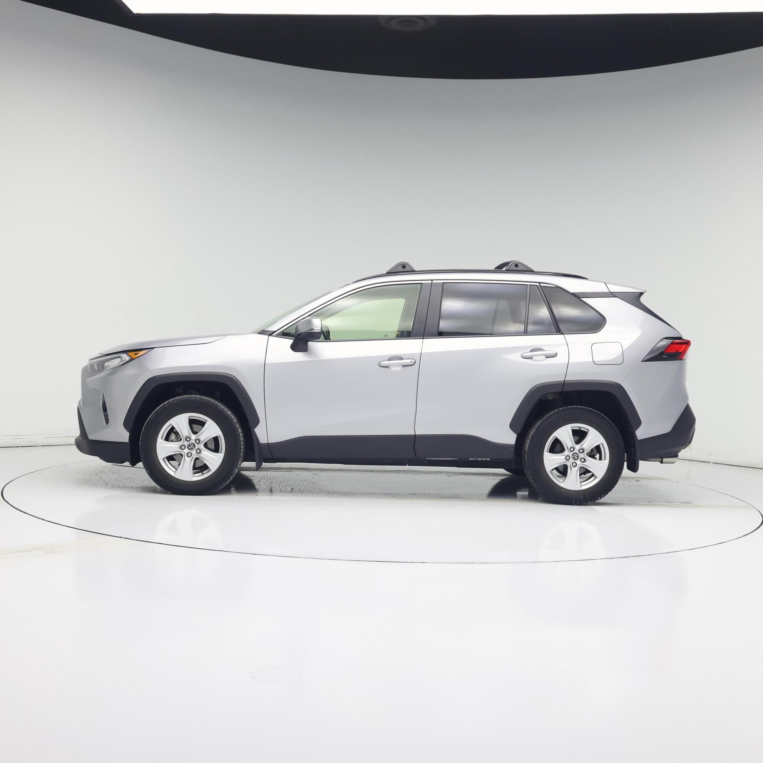 Thumbnail: 2019 Toyota RAV4 - 3