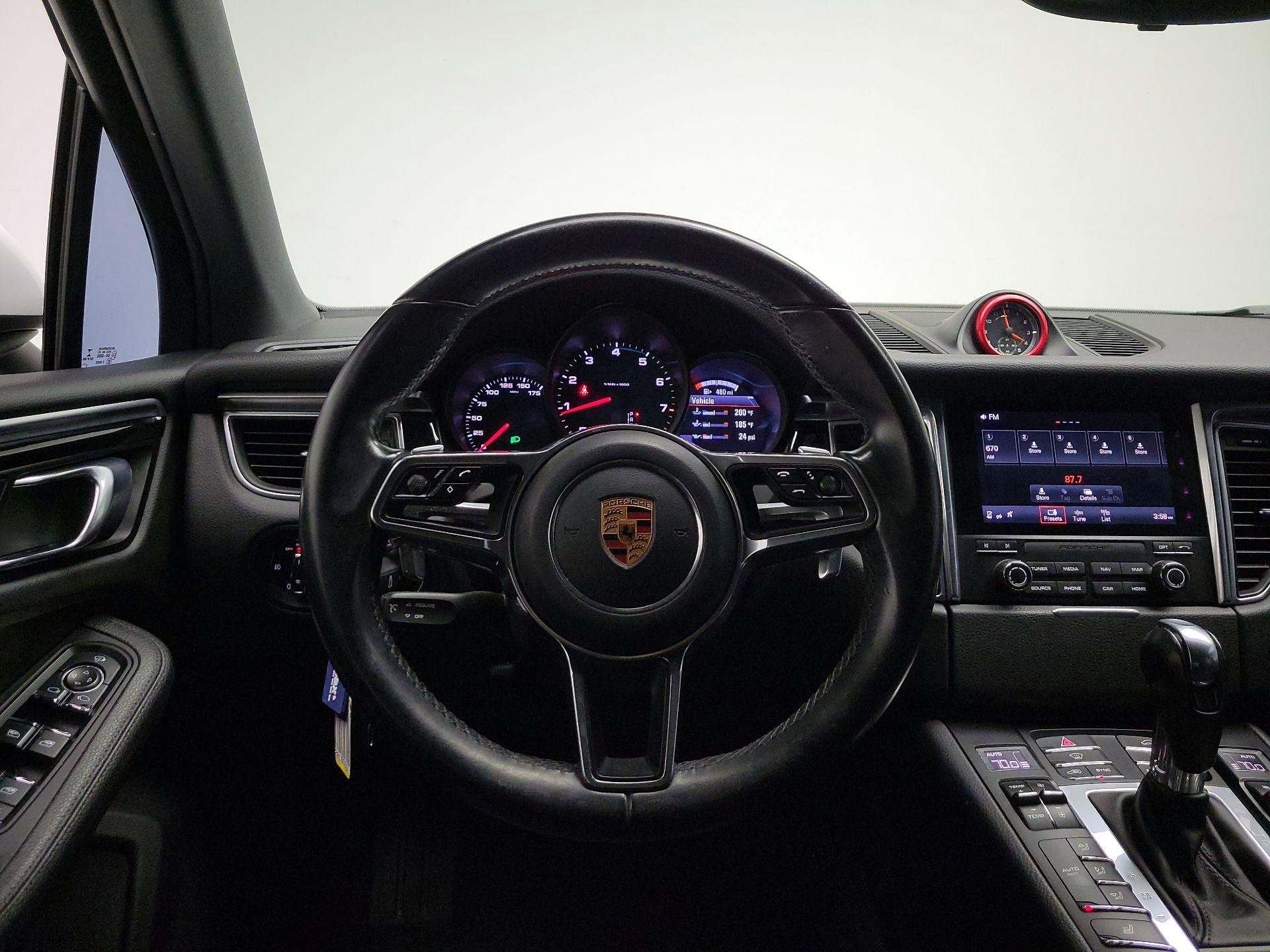 Thumbnail: 2018 Porsche Macan - 10