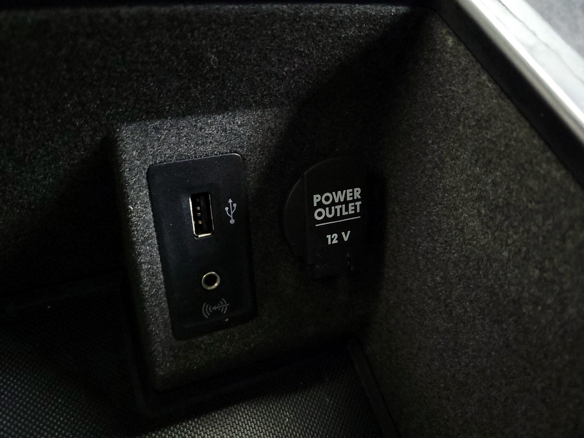 Thumbnail: 2018 Porsche Macan - 17