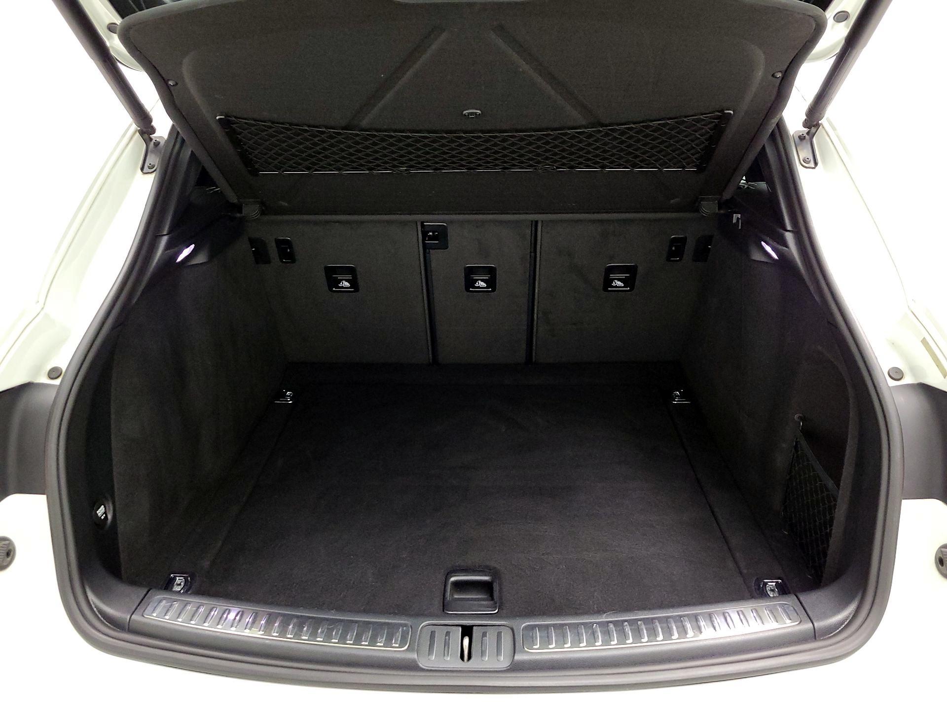 Thumbnail: 2018 Porsche Macan - 19