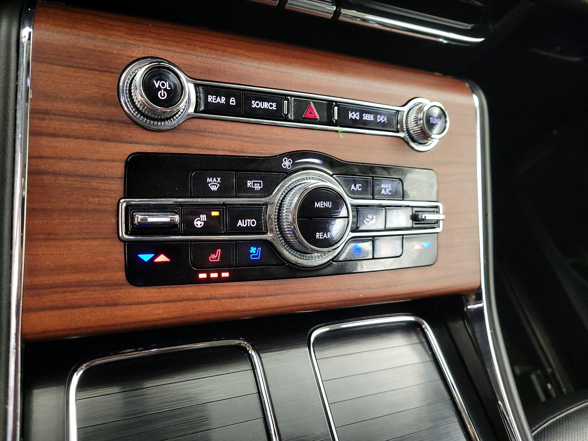 Thumbnail: 2022 Lincoln Aviator - 17