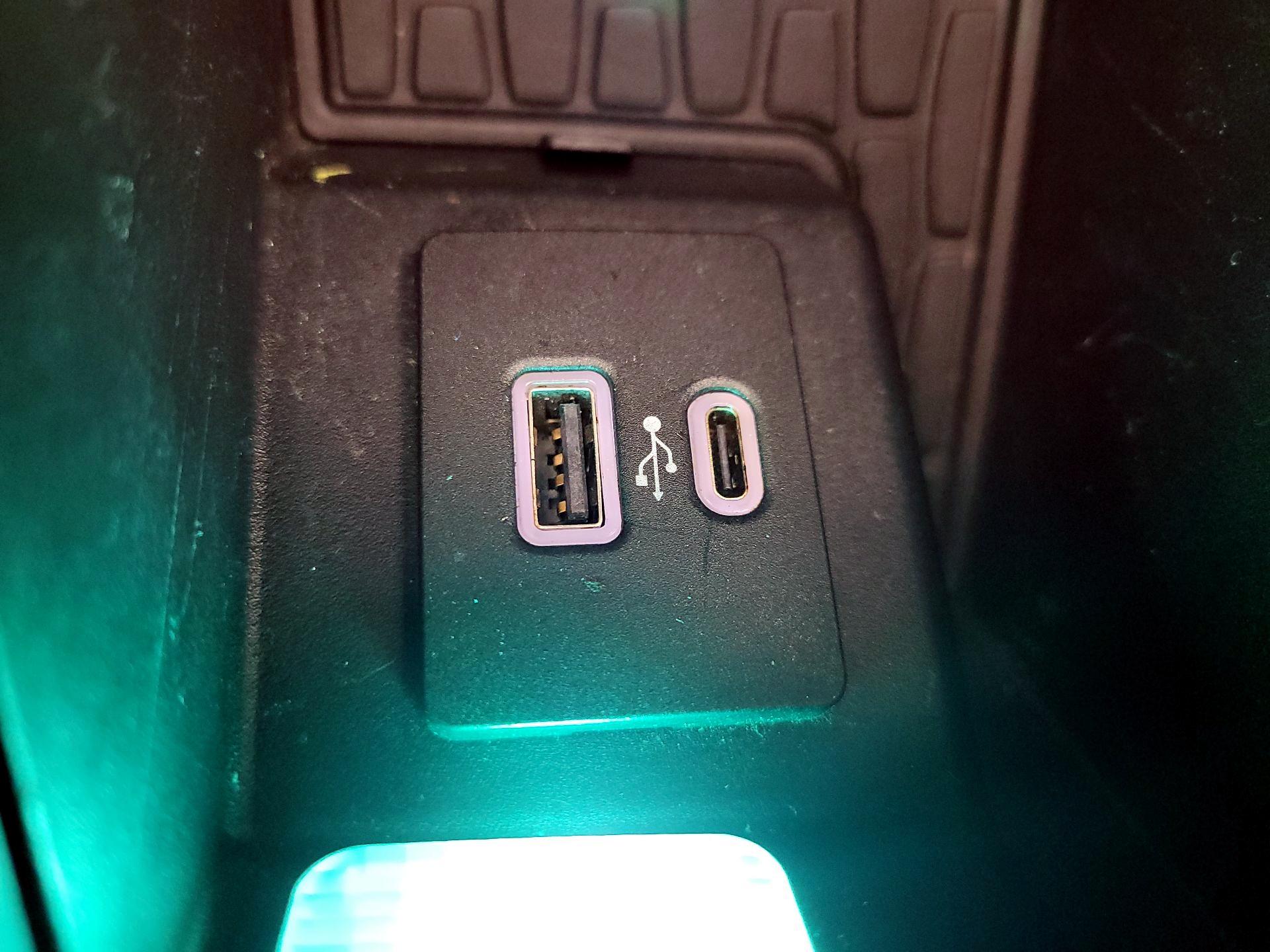 Thumbnail: 2022 Lincoln Aviator - 19