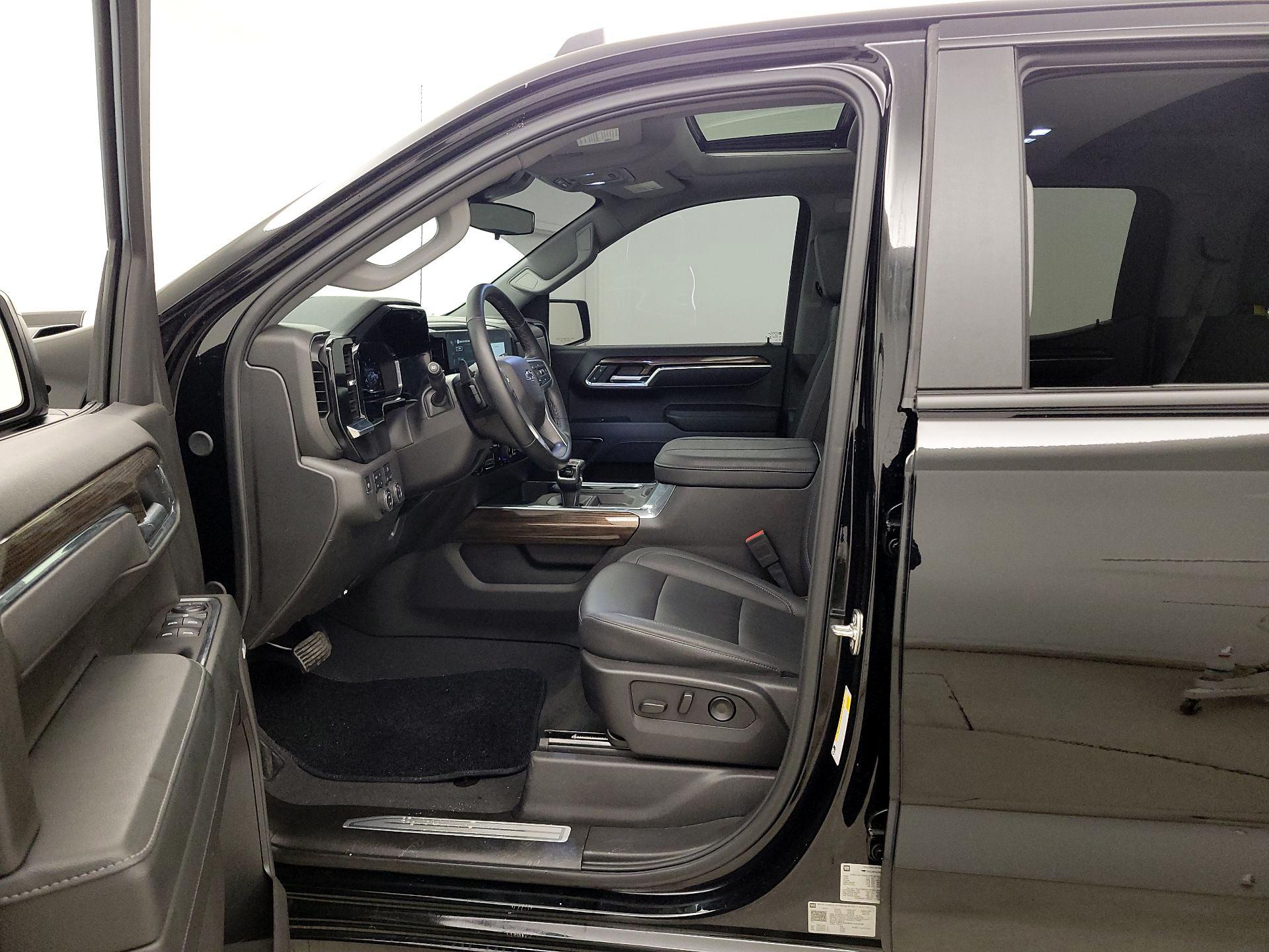 Thumbnail: 2025 Chevrolet Silverado 1500 - 11