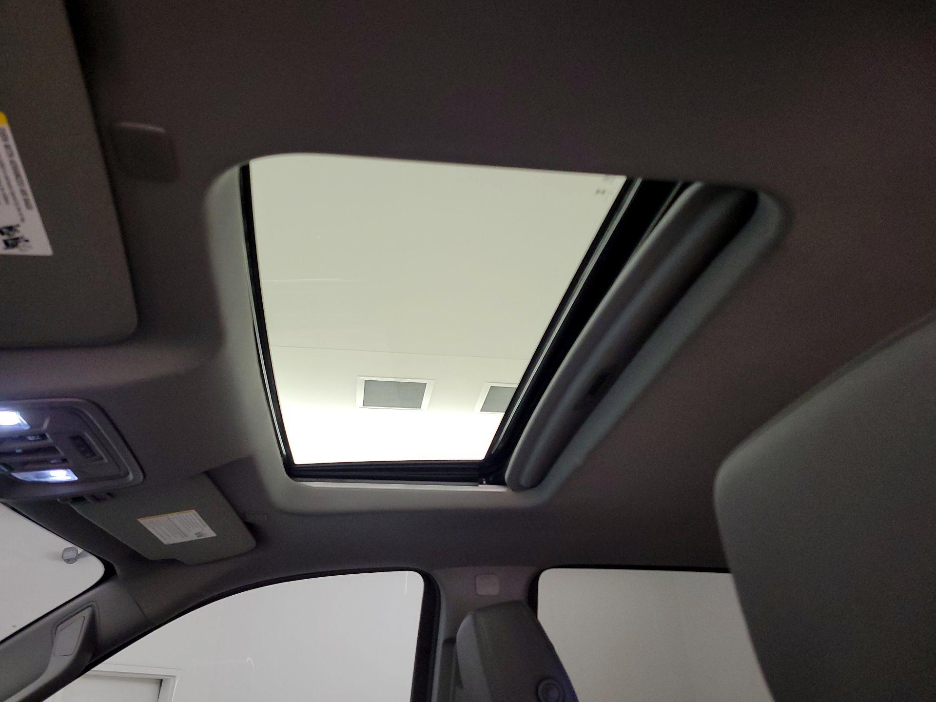 Thumbnail: 2025 Chevrolet Silverado 1500 - 19