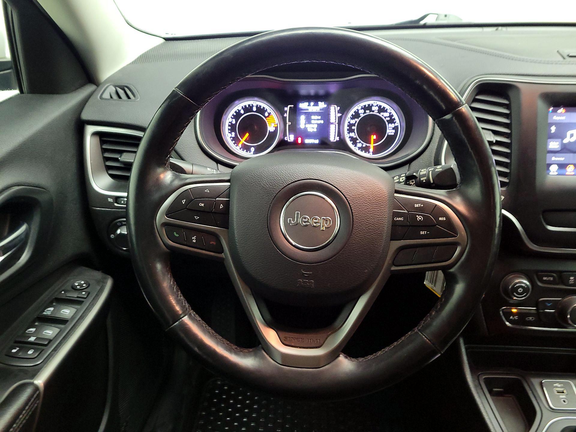 Thumbnail: 2020 Jeep Cherokee - 10