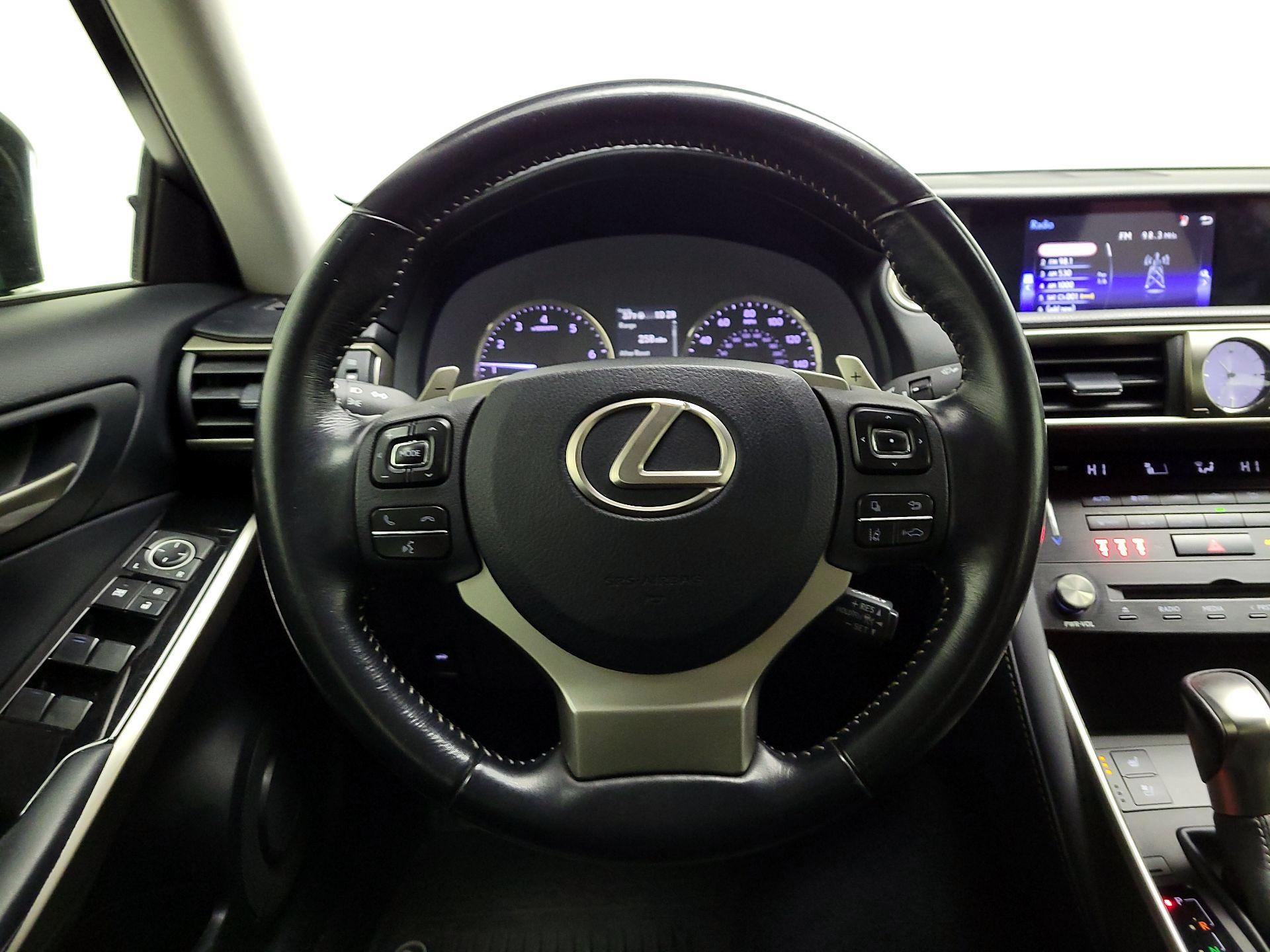 Thumbnail: 2017 Lexus IS - 10