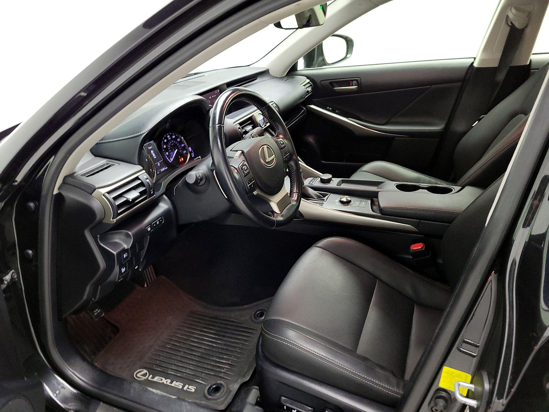 Thumbnail: 2017 Lexus IS - 11