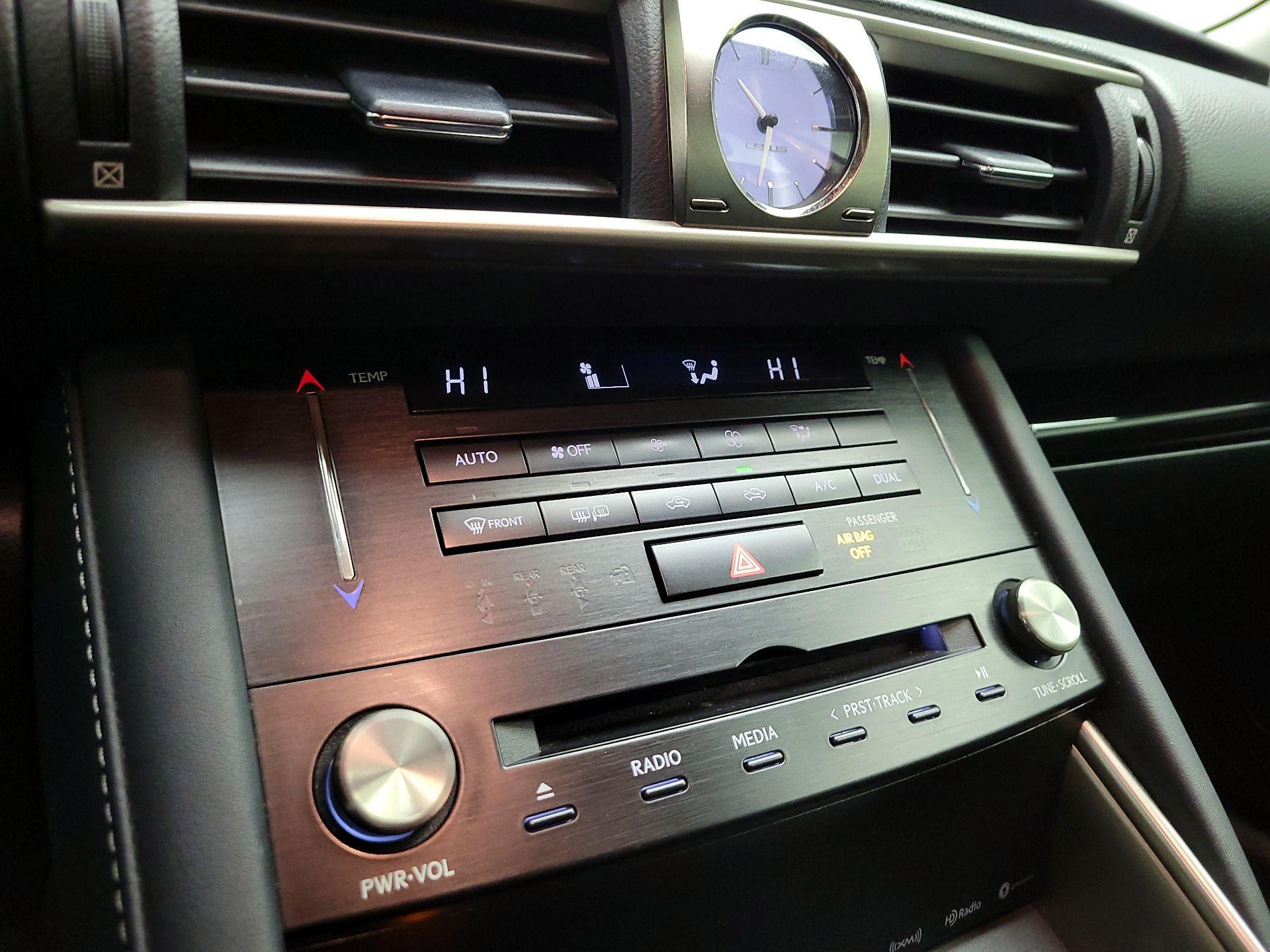 Thumbnail: 2017 Lexus IS - 15