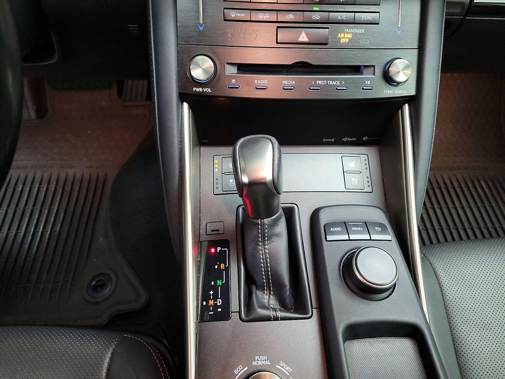 Thumbnail: 2017 Lexus IS - 16