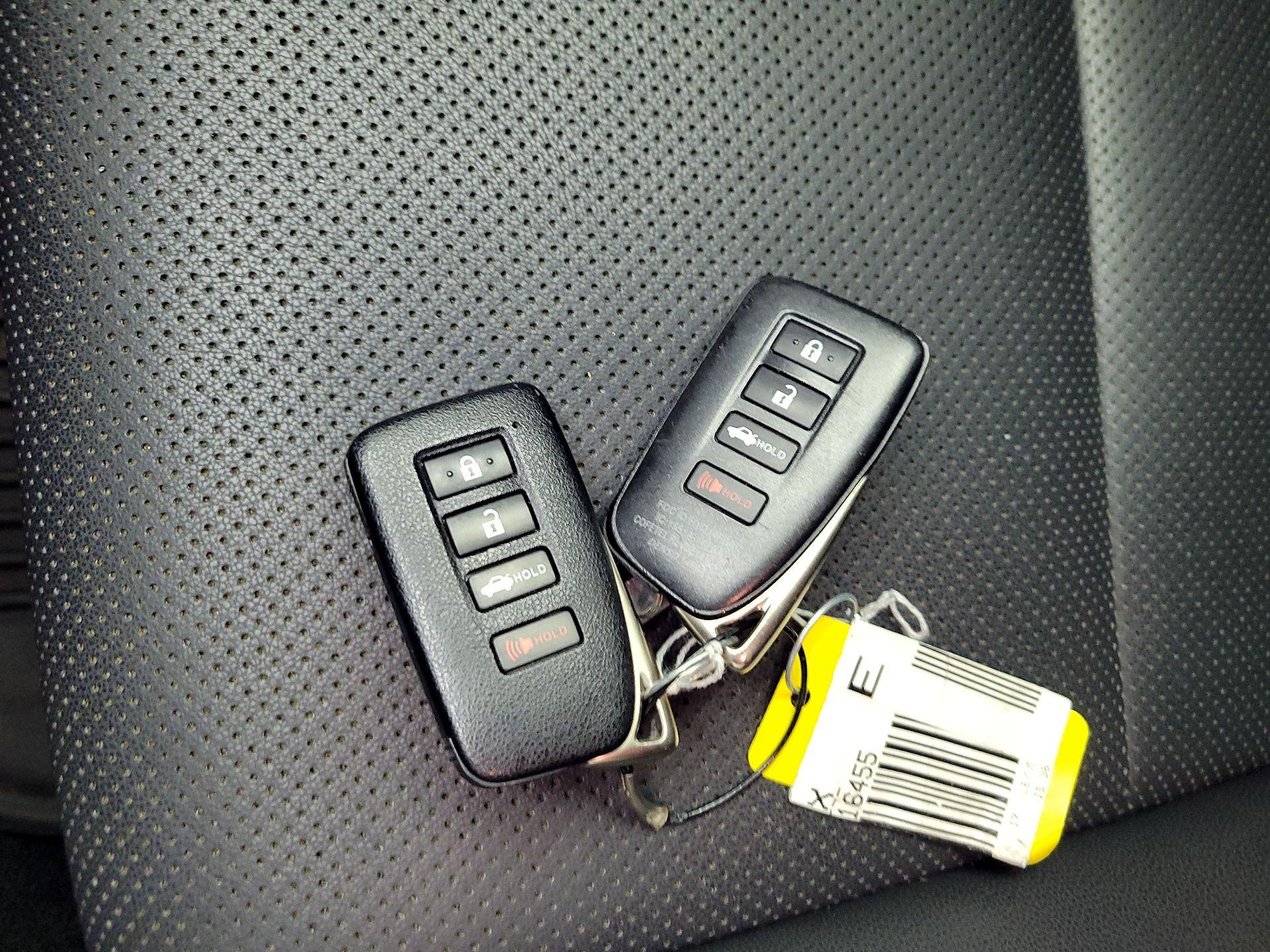 Thumbnail: 2017 Lexus IS - 20