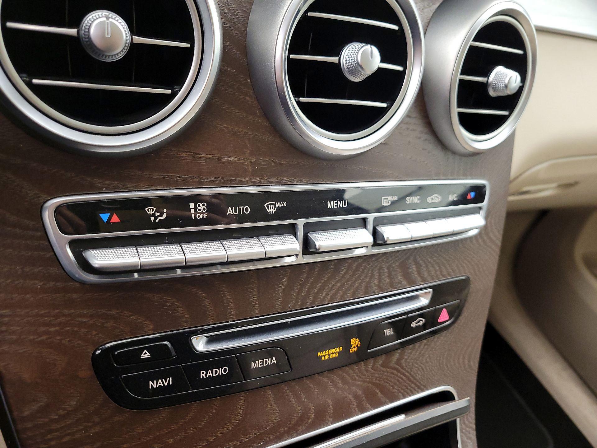 Thumbnail: 2019 Mercedes-Benz GLC - 16