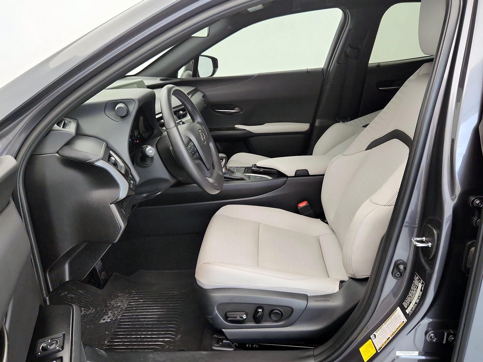 Thumbnail: 2022 Lexus UX - 11