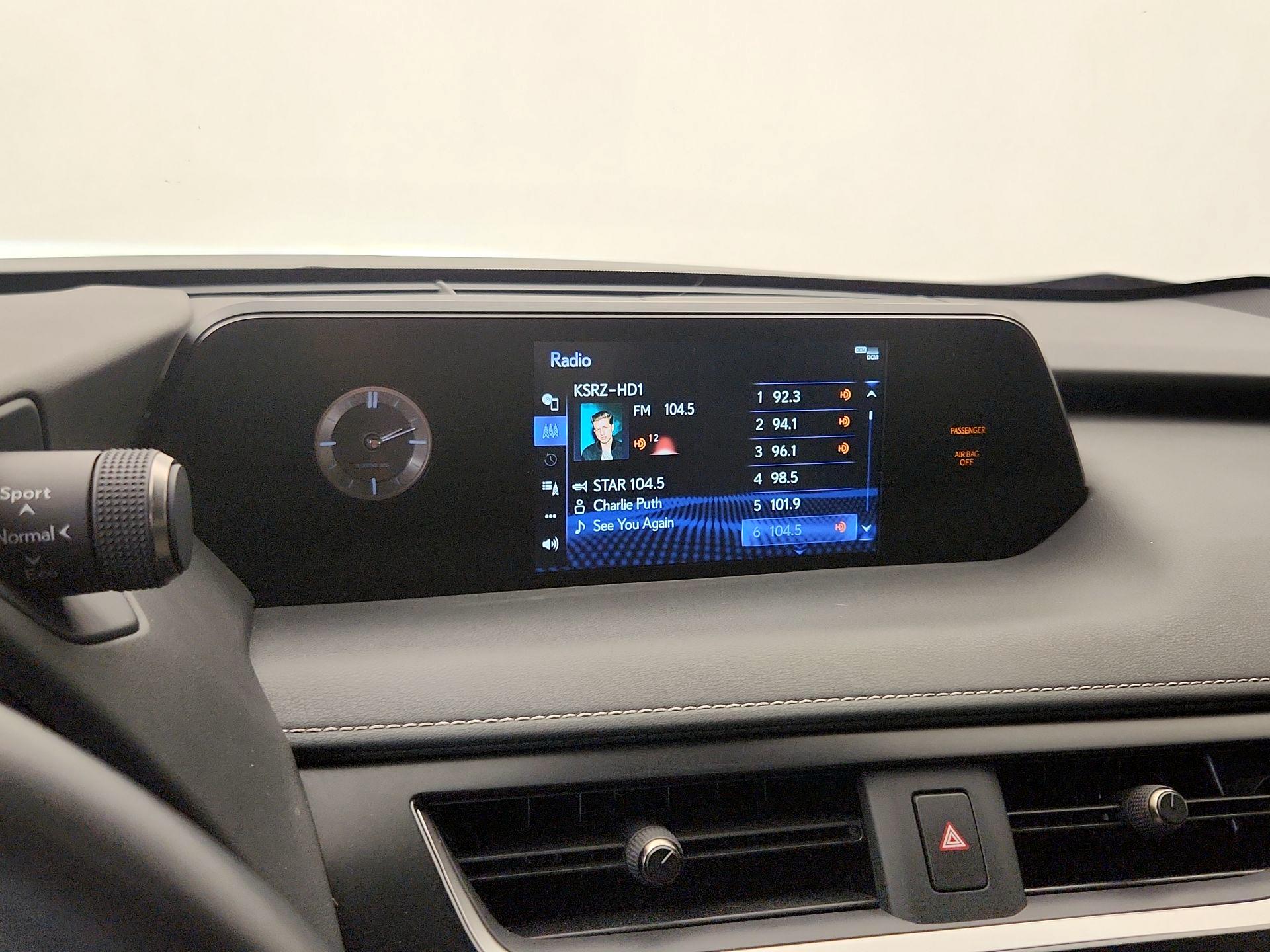 Thumbnail: 2022 Lexus UX - 15