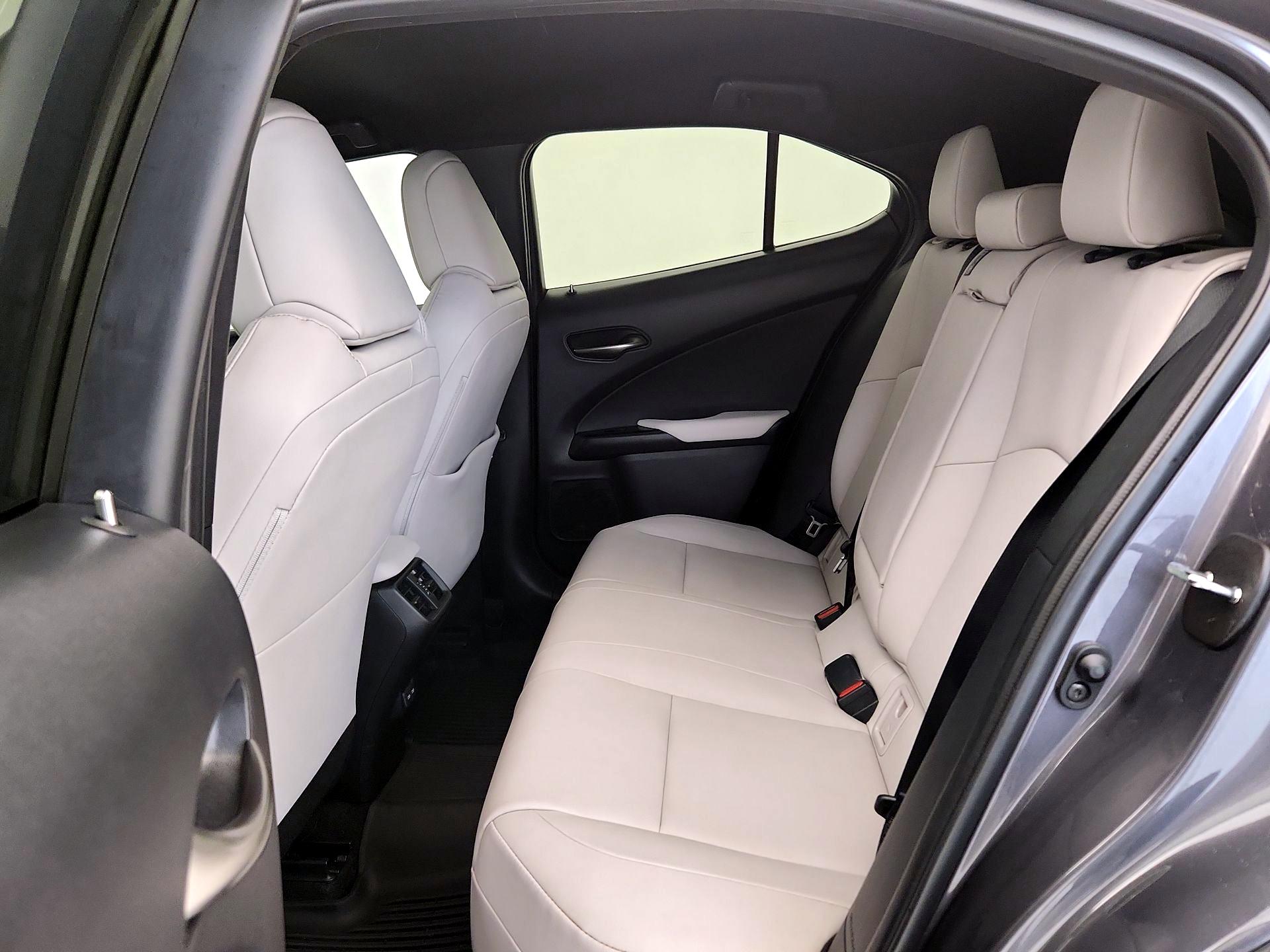 Thumbnail: 2022 Lexus UX - 19