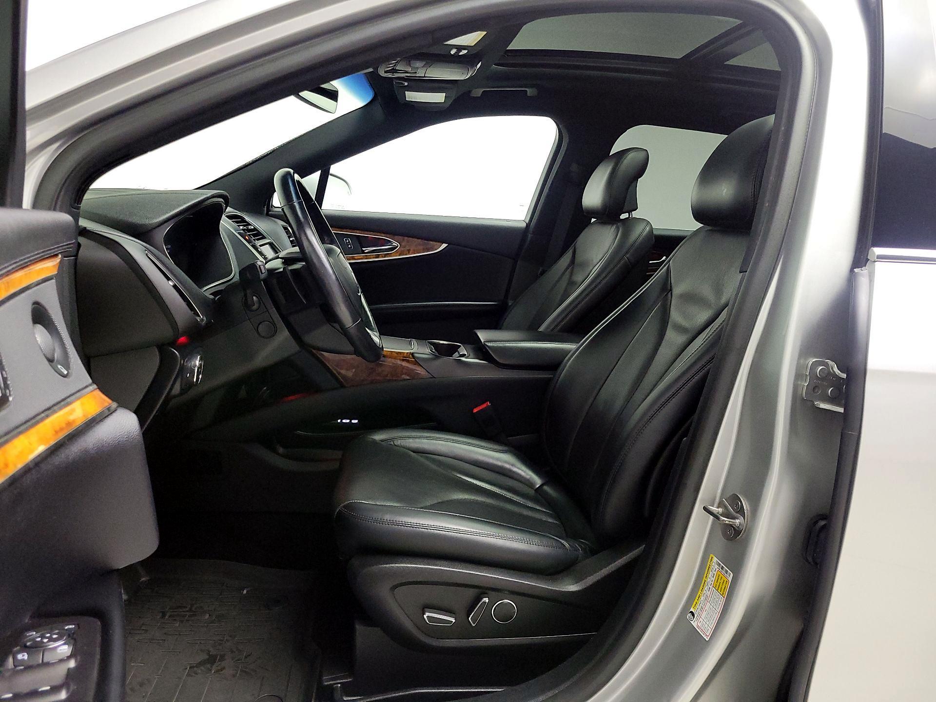 Thumbnail: 2019 Lincoln Nautilus - 11