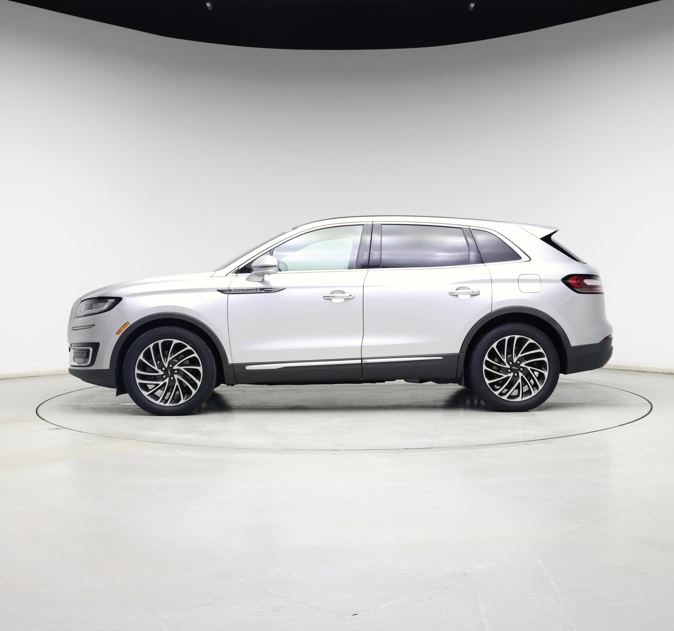 Thumbnail: 2019 Lincoln Nautilus - 3