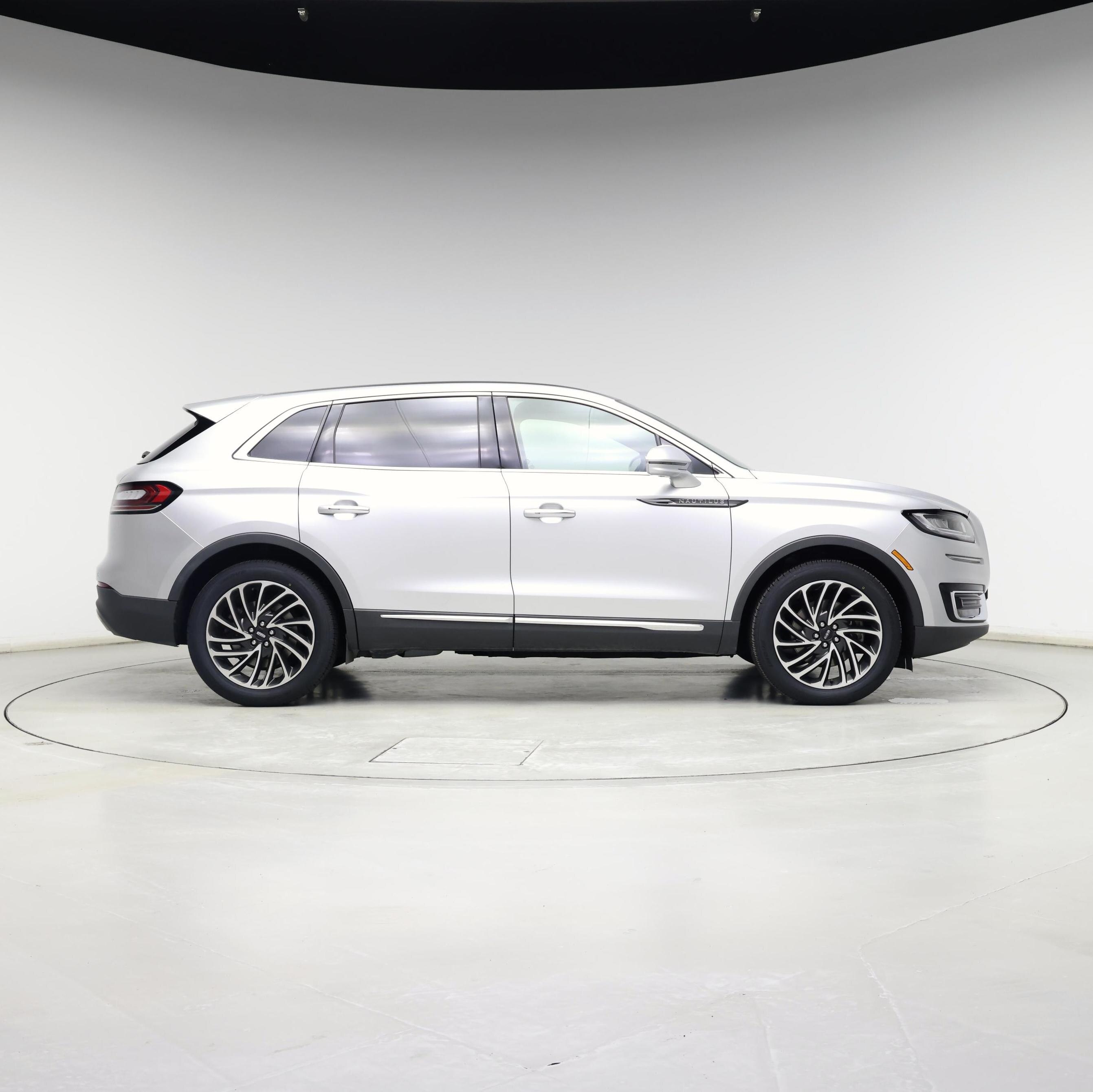 Thumbnail: 2019 Lincoln Nautilus - 7