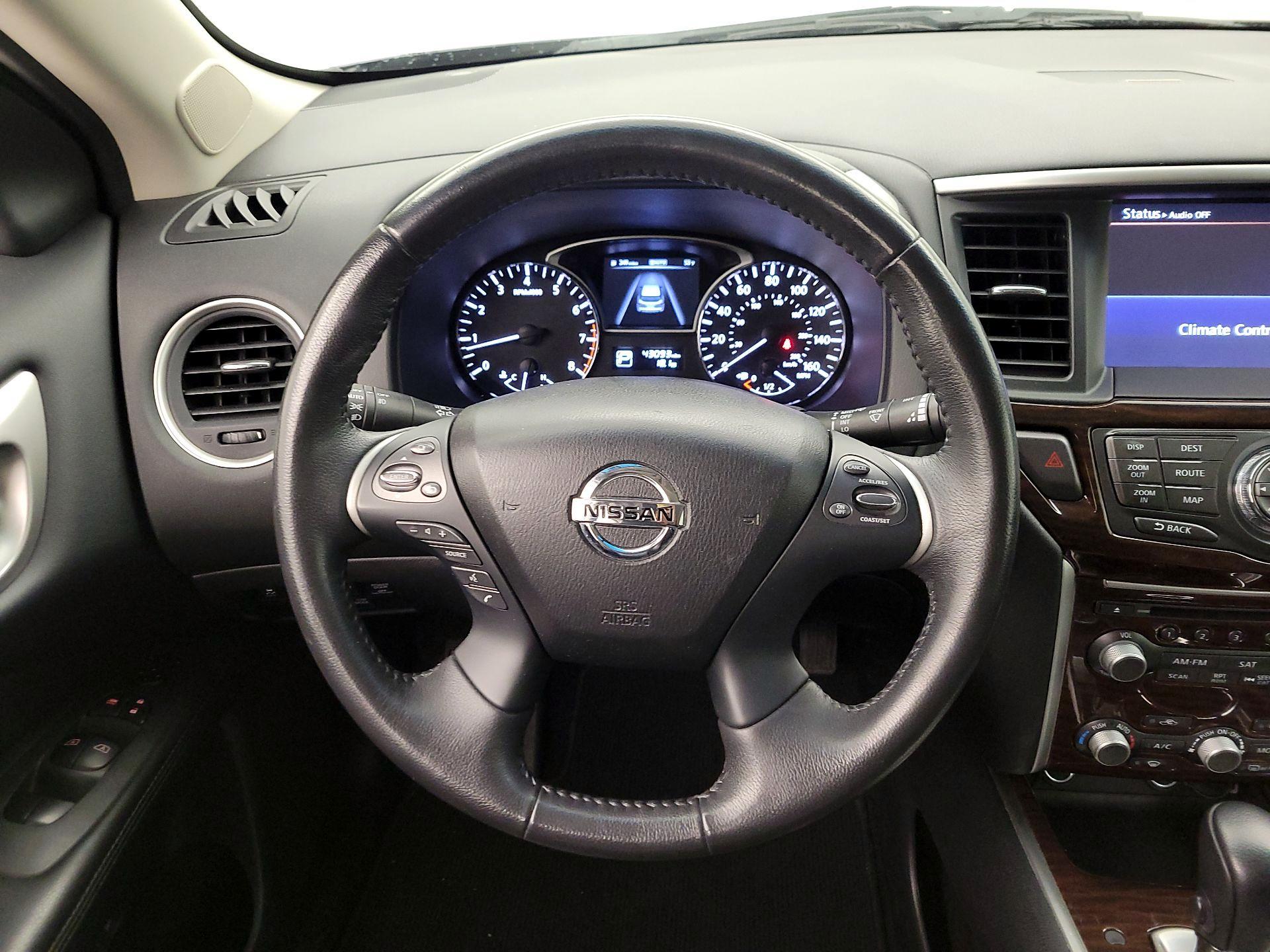 Thumbnail: 2014 Nissan Pathfinder - 10