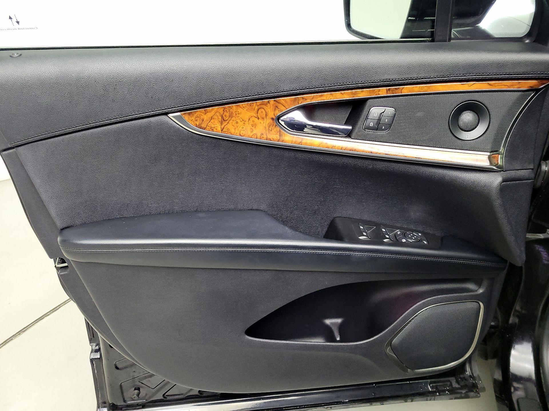 Thumbnail: 2020 Lincoln Nautilus - 12