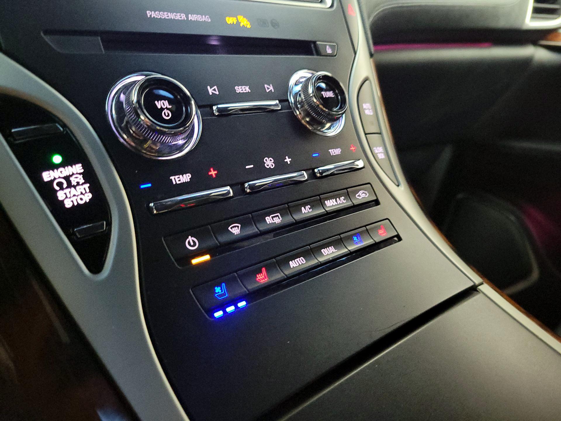 Thumbnail: 2020 Lincoln Nautilus - 17