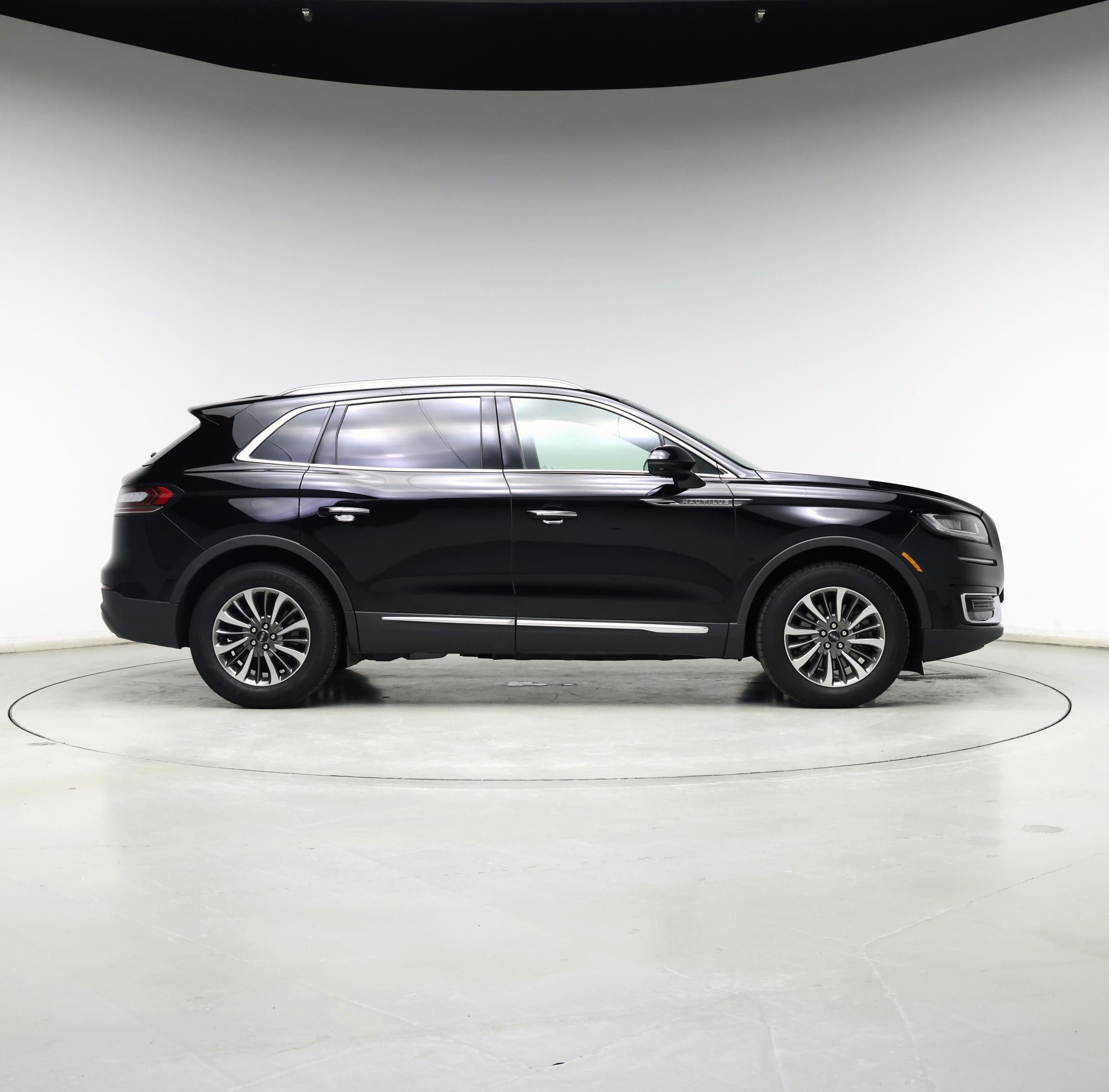 Thumbnail: 2020 Lincoln Nautilus - 7