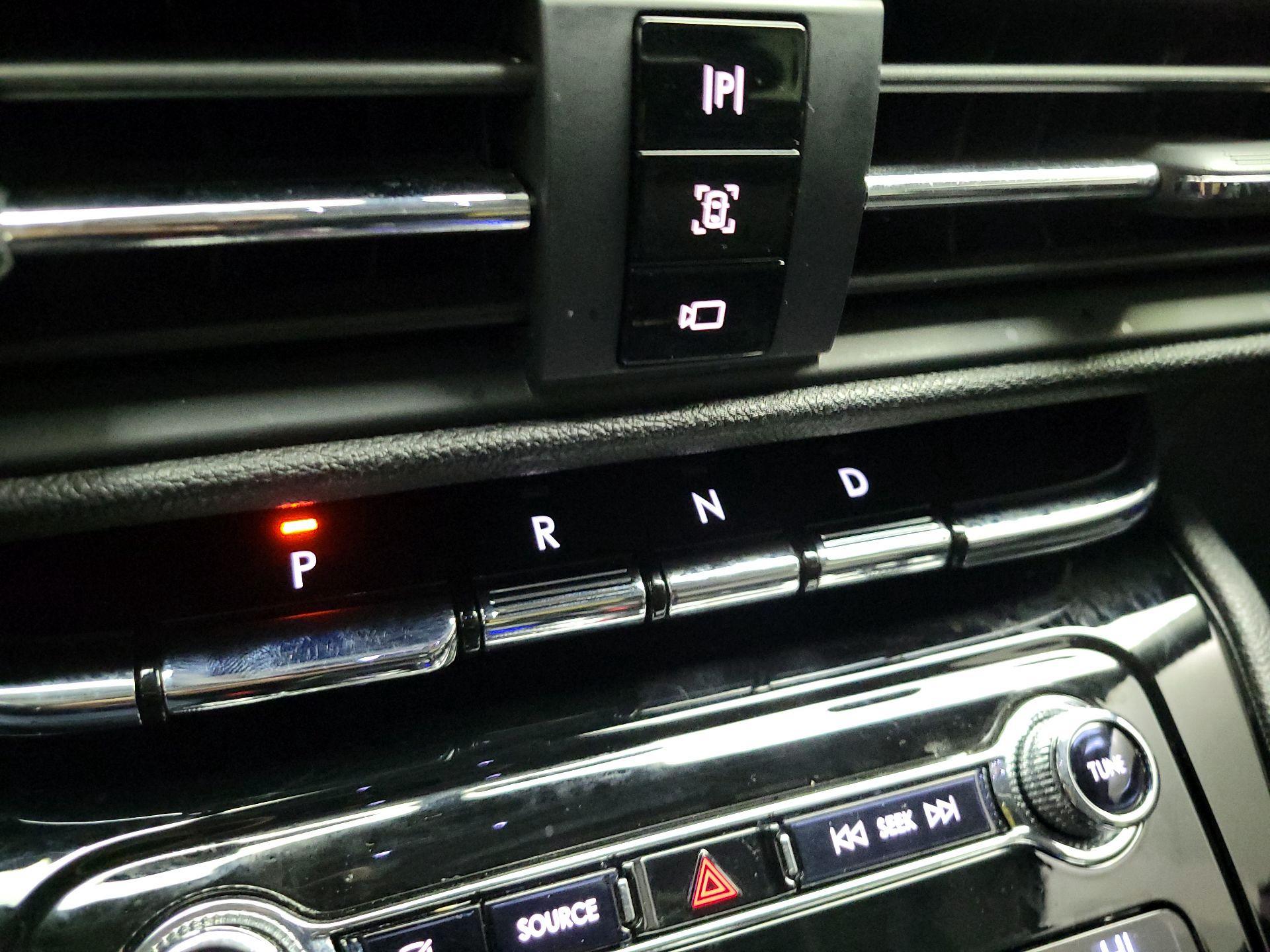 Thumbnail: 2020 Lincoln Corsair - 17