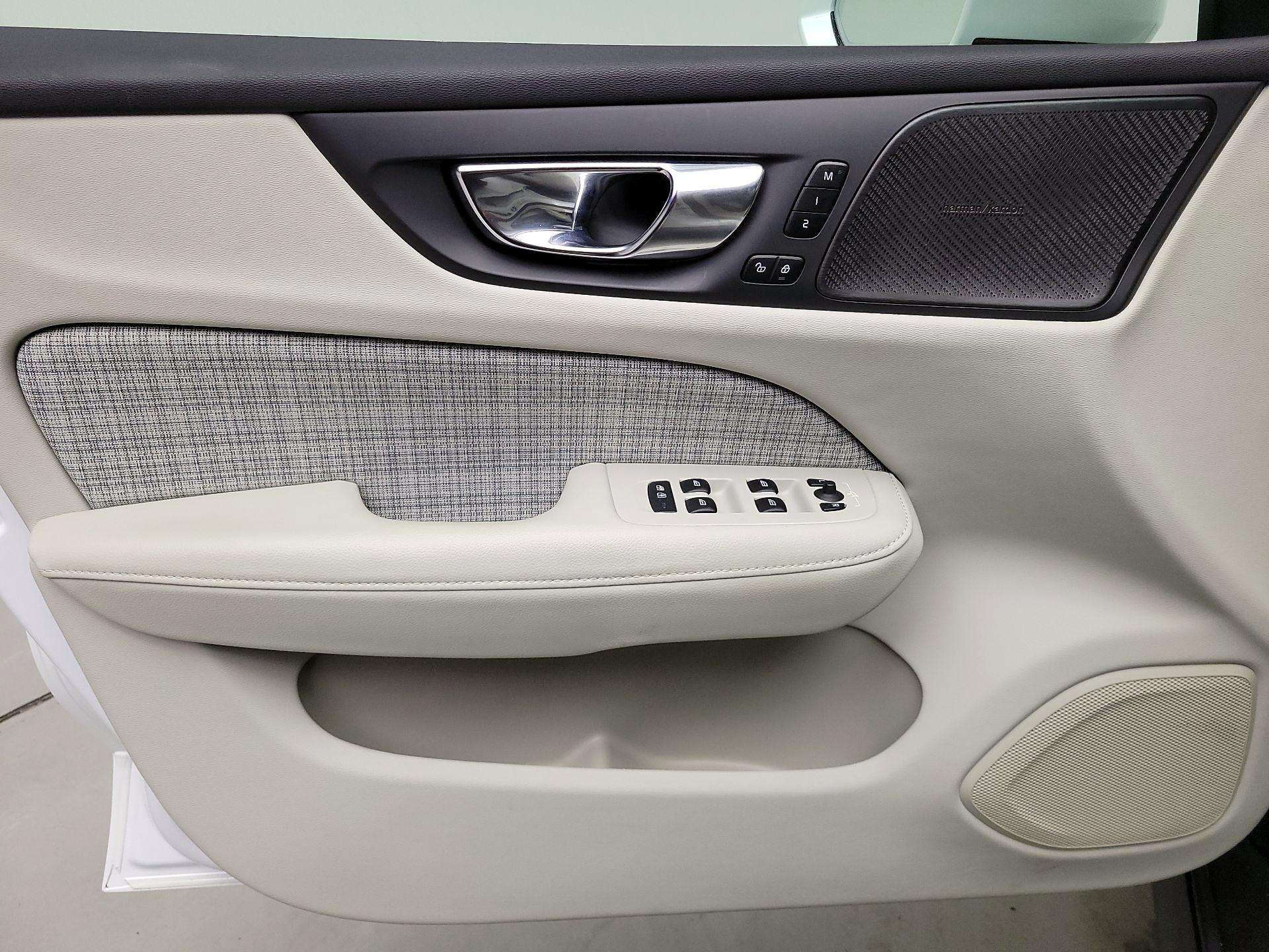 Thumbnail: 2022 Volvo S60 - 12