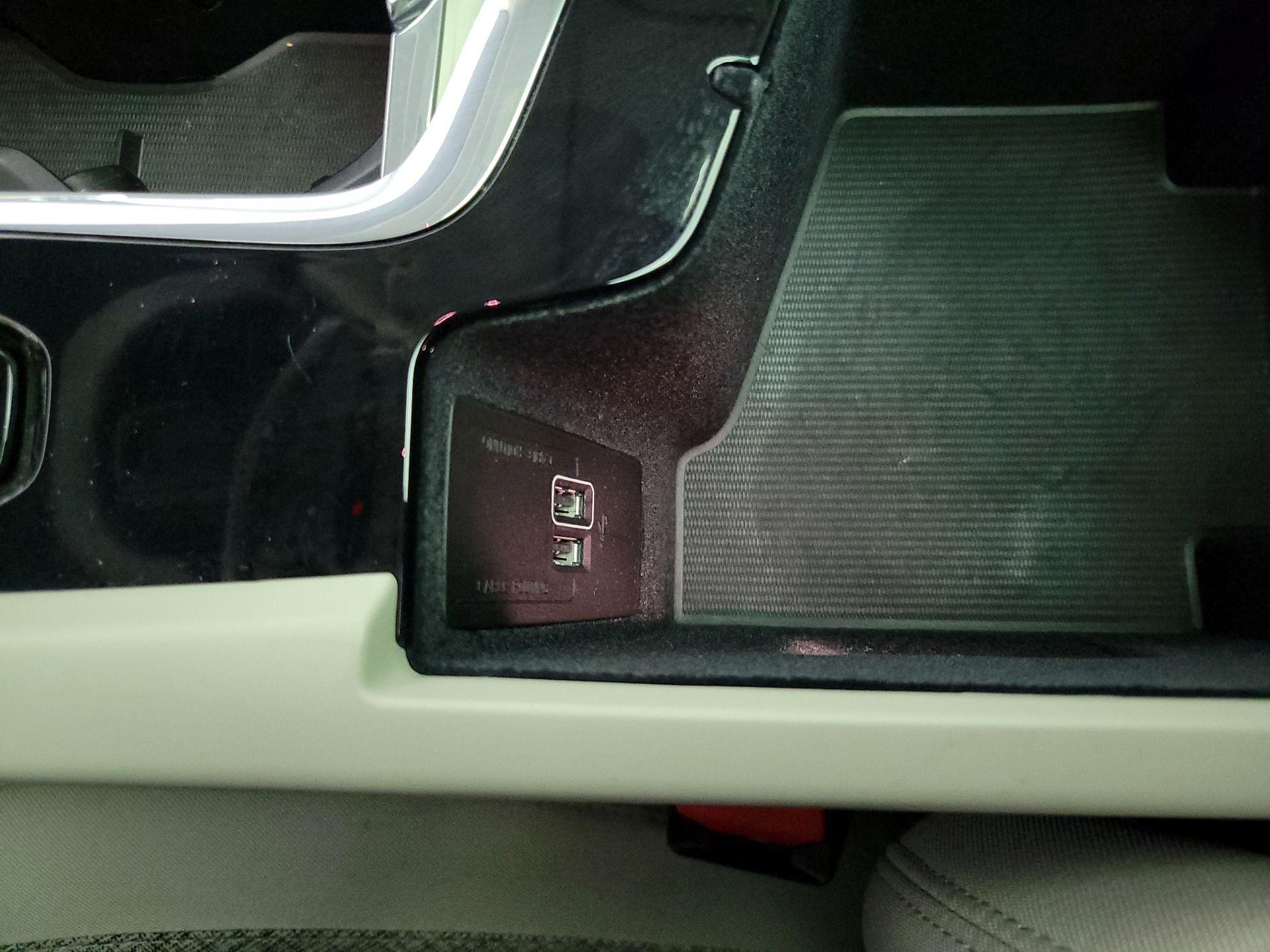 Thumbnail: 2022 Volvo S60 - 18