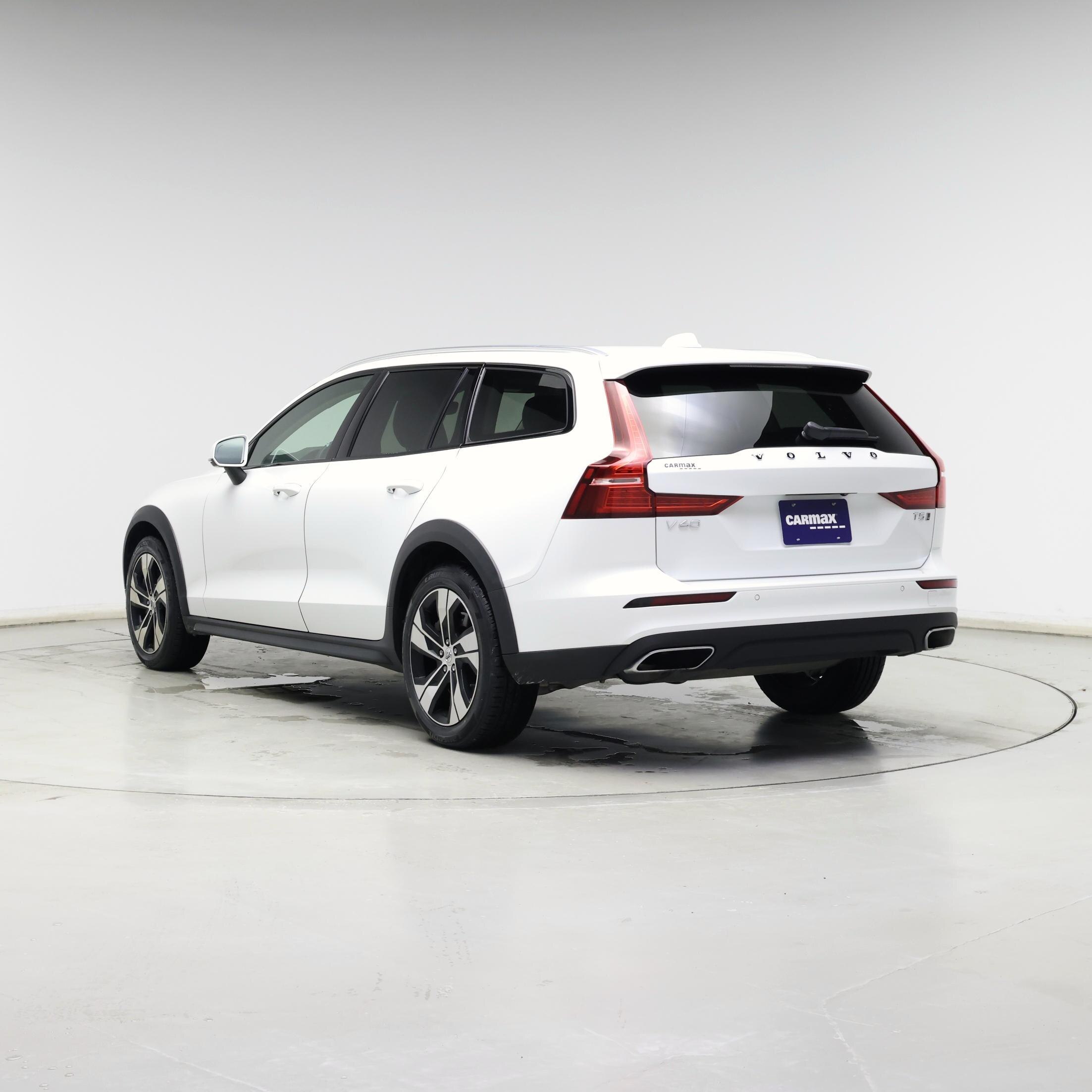 Thumbnail: 2022 Volvo S60 - 2