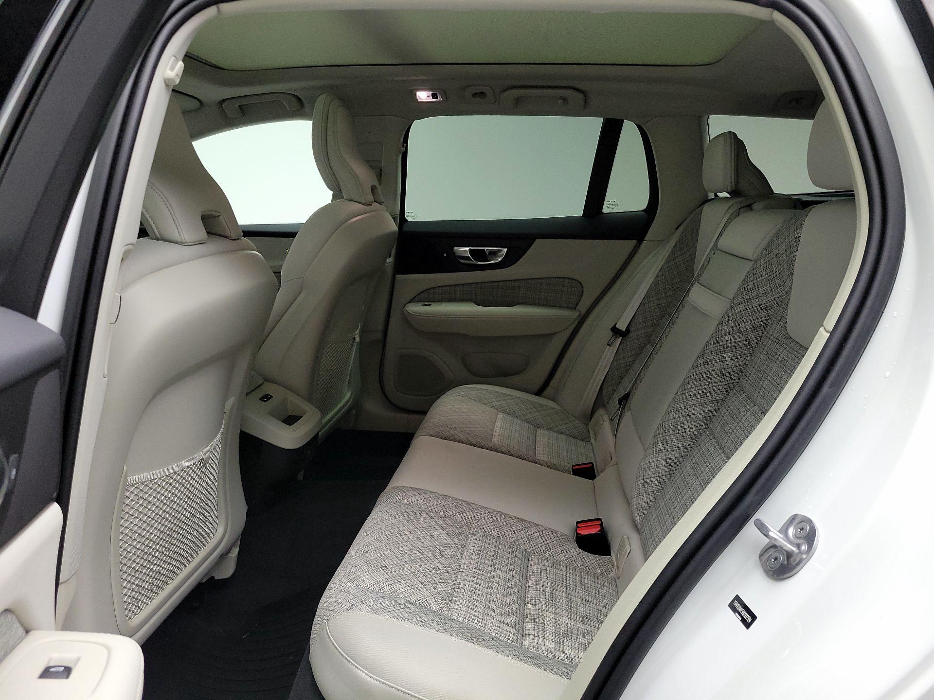 Thumbnail: 2022 Volvo S60 - 20