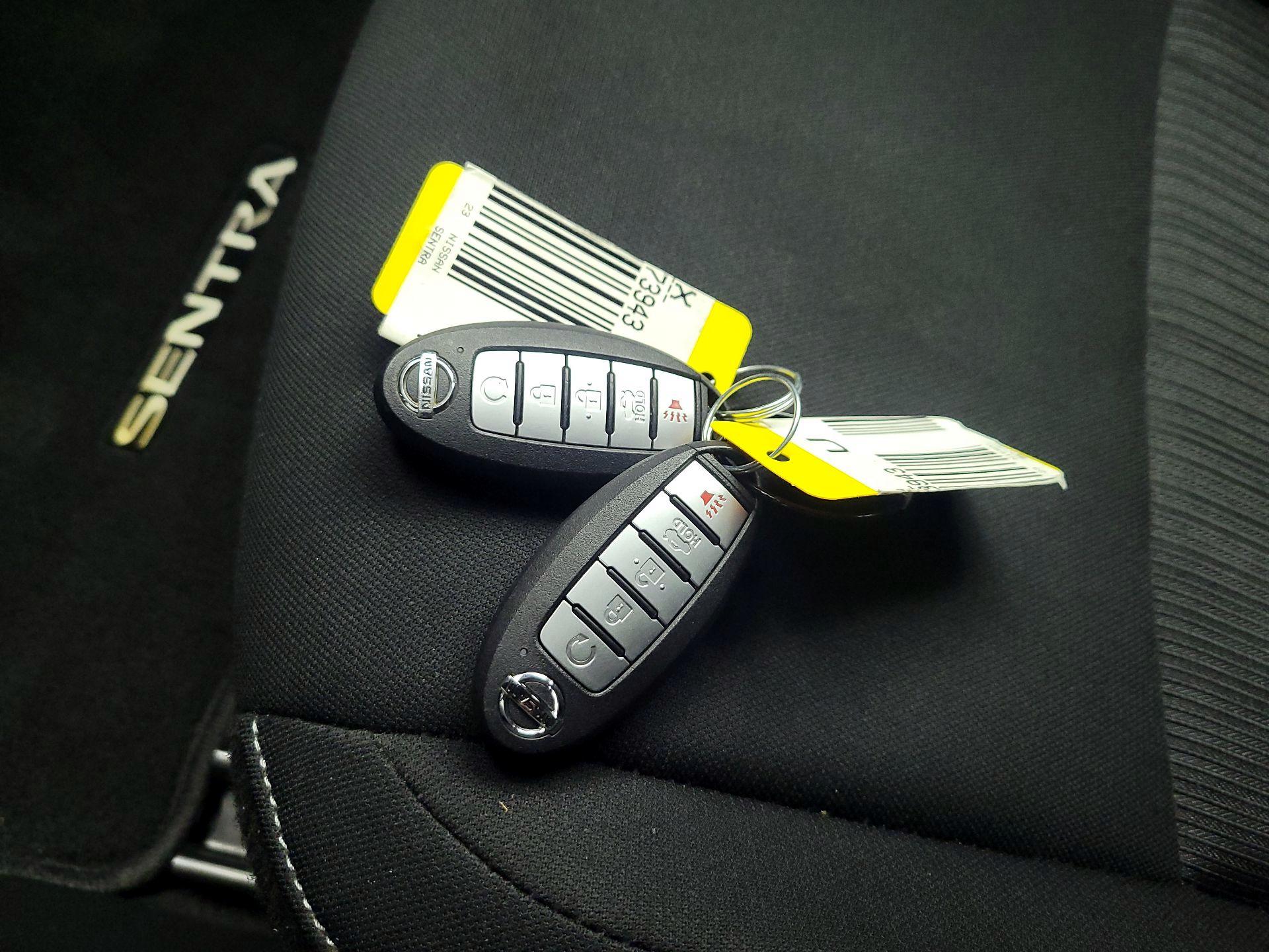 Thumbnail: 2023 Nissan Sentra - 18