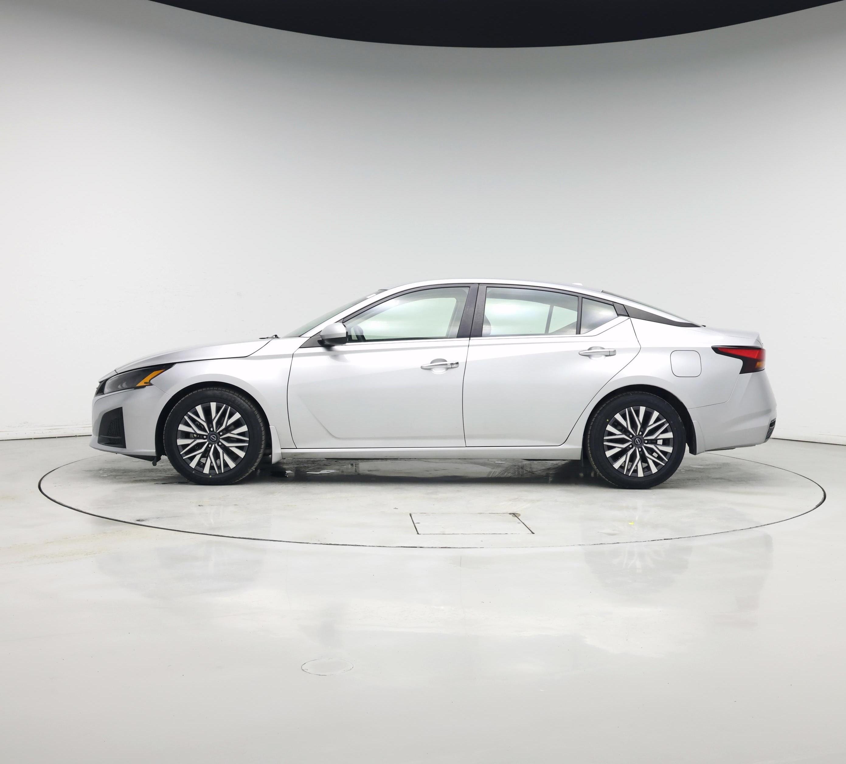 Thumbnail: 2023 Nissan Altima - 3