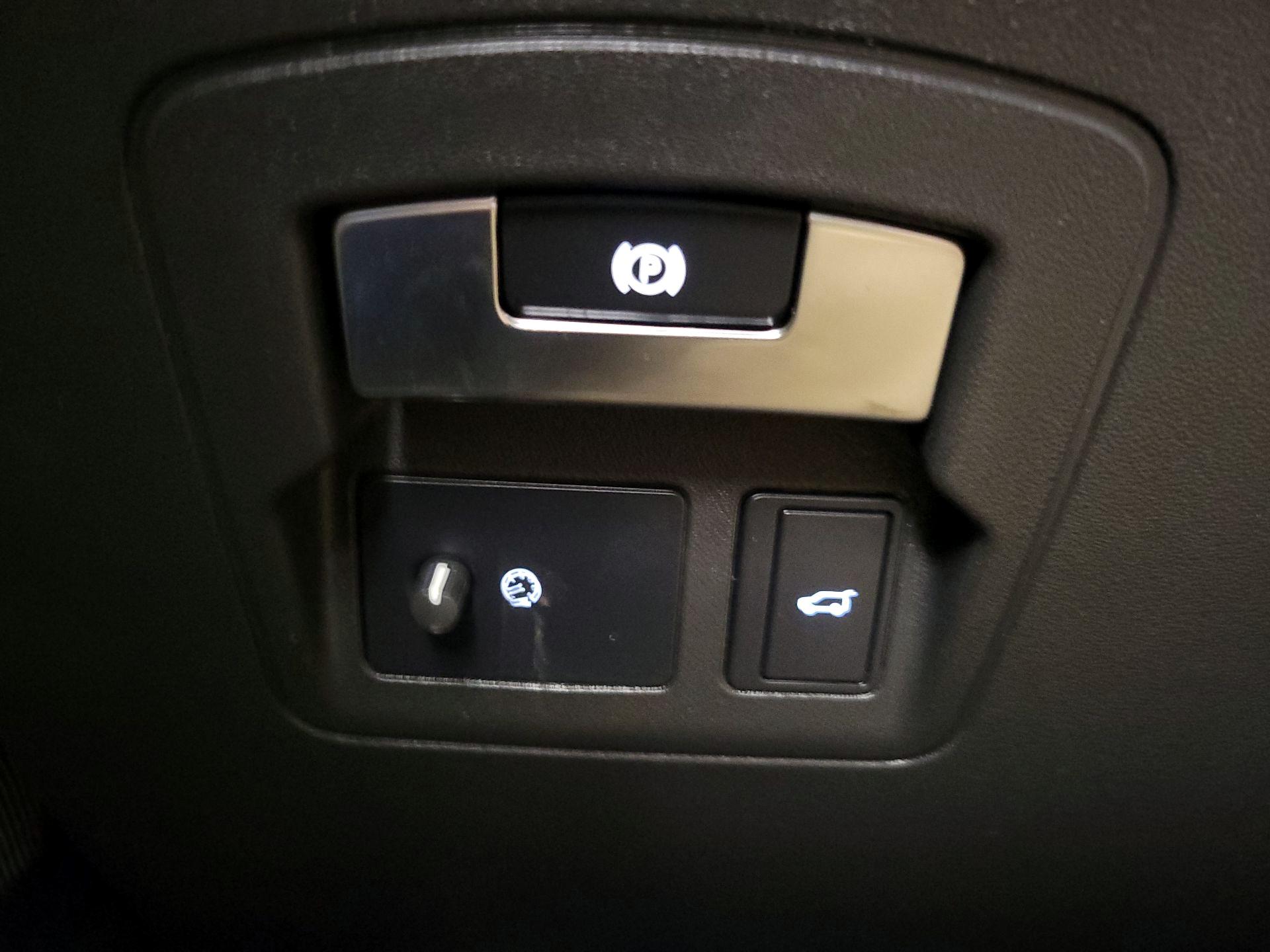 Thumbnail: 2019 Land Rover Range Rover Velar - 13