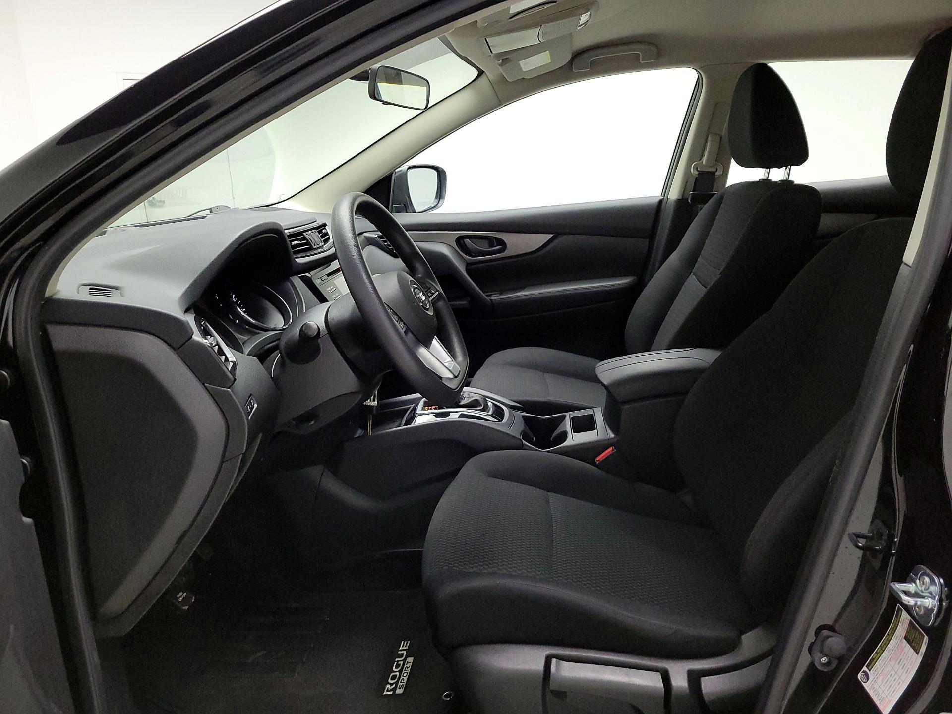 Thumbnail: 2017 Nissan Rogue Sport - 11