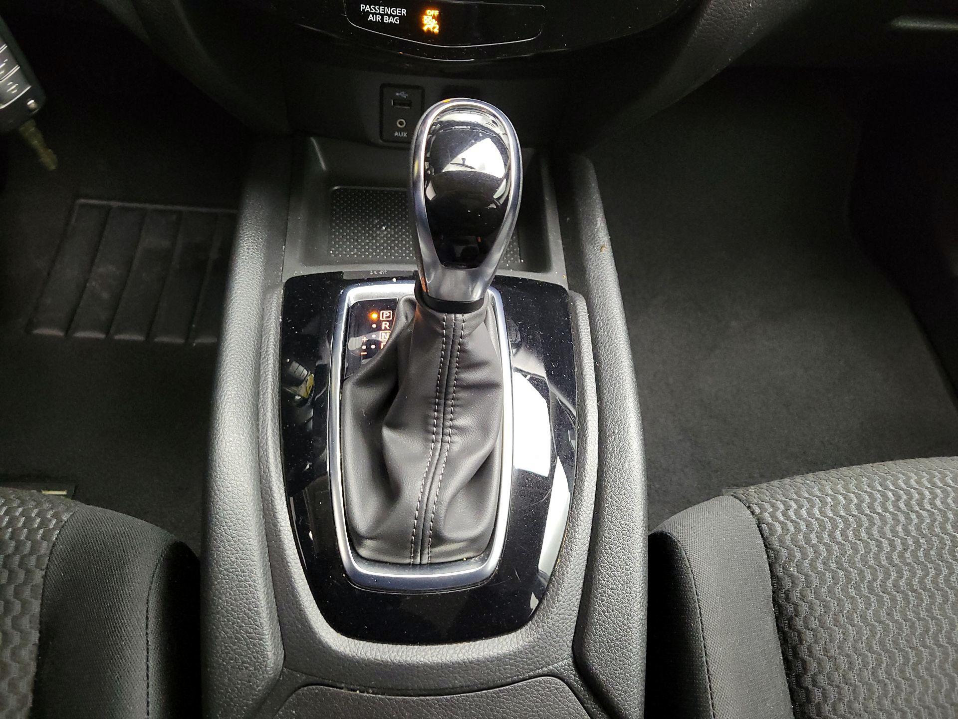 Thumbnail: 2017 Nissan Rogue Sport - 16