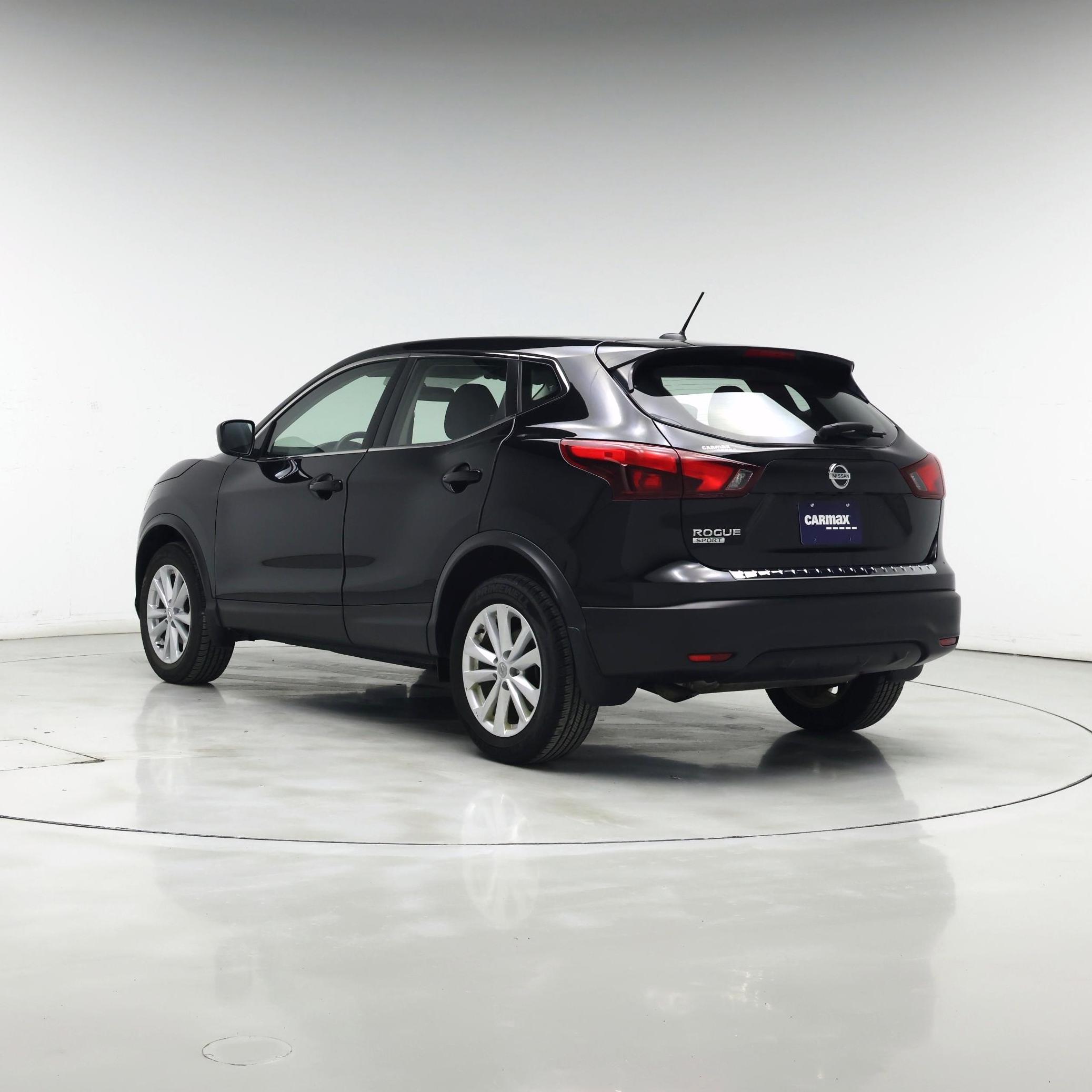 Thumbnail: 2017 Nissan Rogue Sport - 2